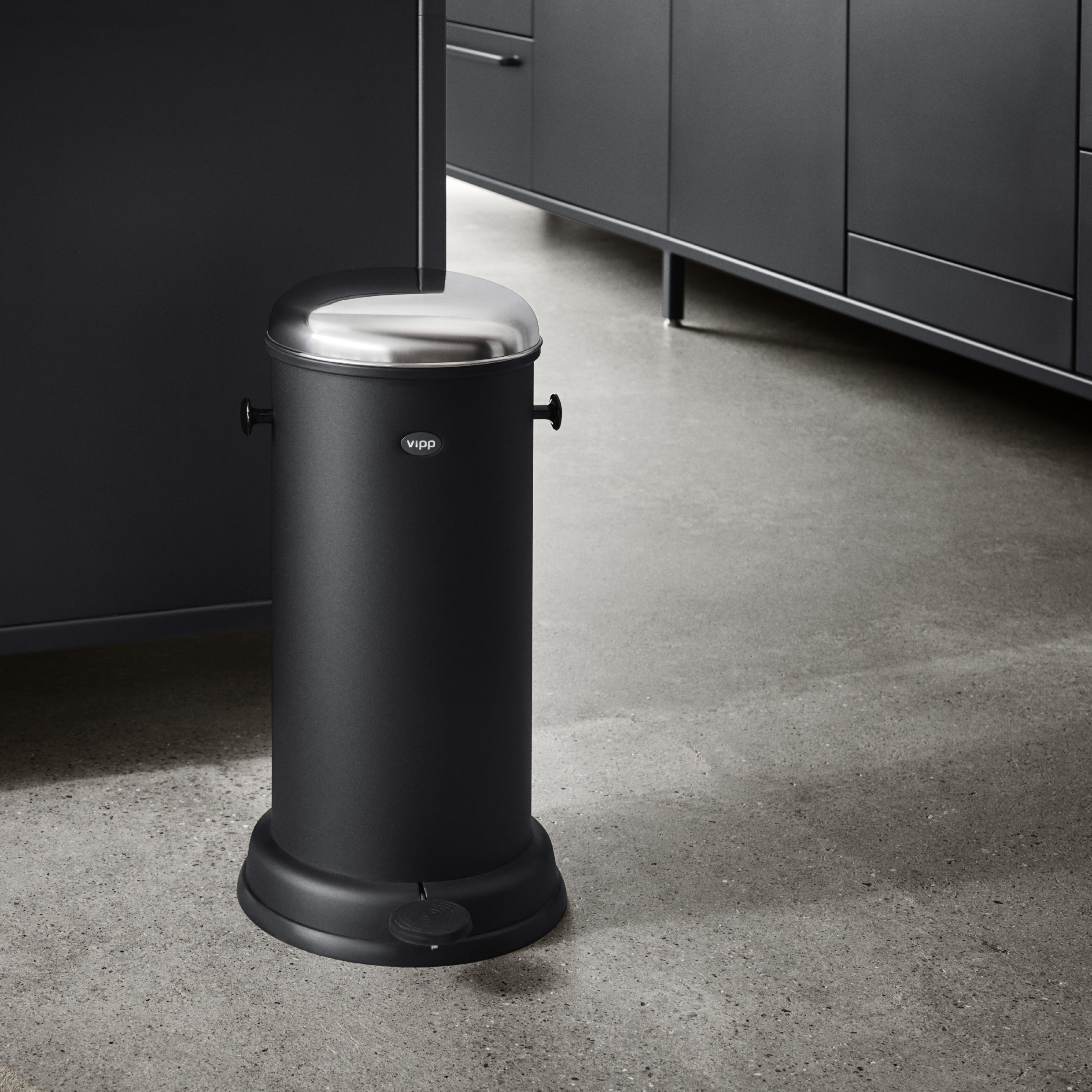 VIPP 16 // PEDAL BIN - TRETEIMER 18 L | WEISS