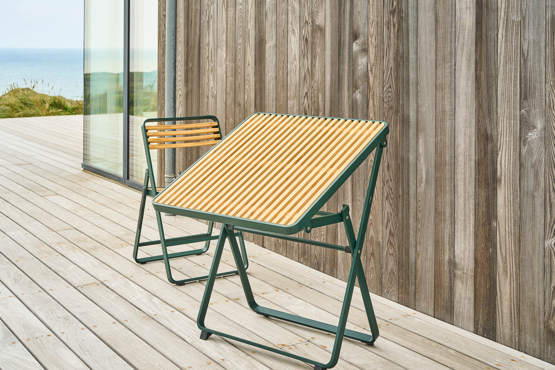 MINDO // MINDO 121 FOLDABLE DINING CHAIR | DARK GREEN