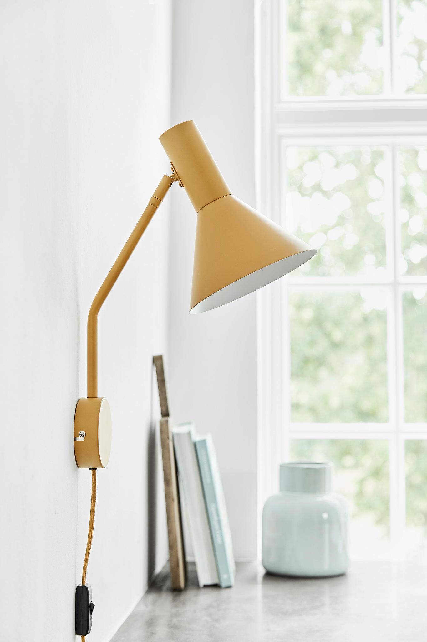 FRANDSEN // LYSS WALL LAMP EU - MATT ALMOND