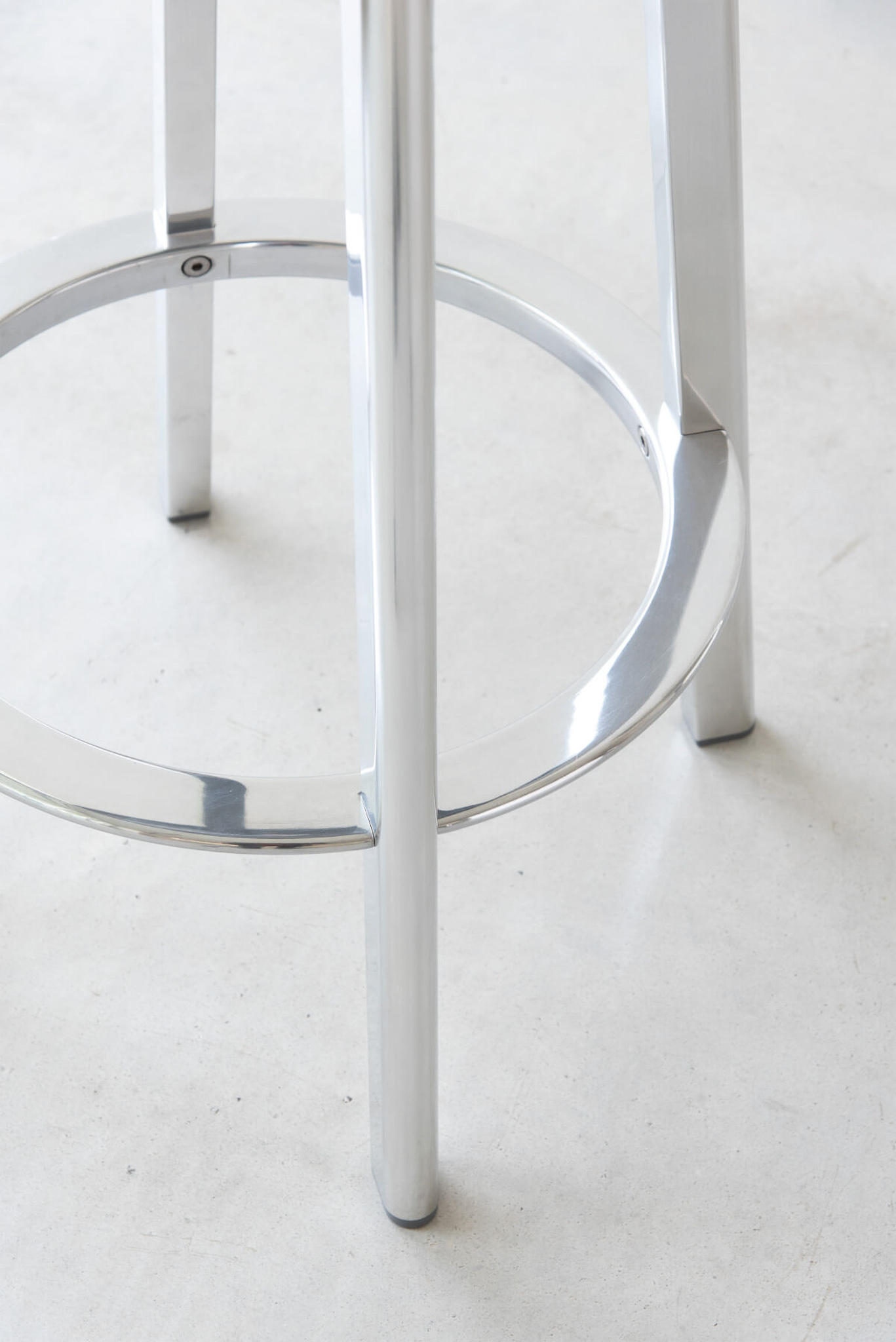 MAGIS // DEJA-VU - STOOL | CHROME MOUNTED | 66CM