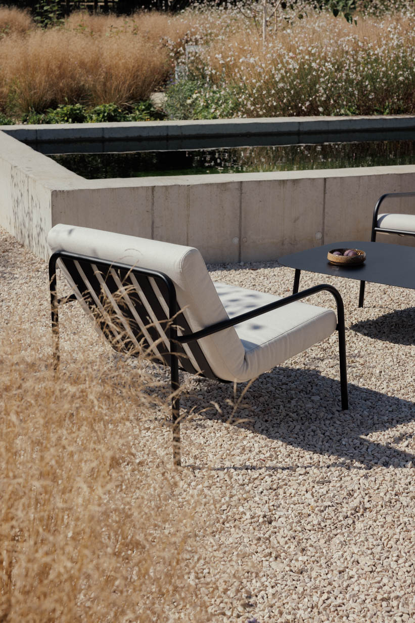 METALLBUDE // DIEGO - LOUNGE CHAIR | OUTDOOR | BLACK/SAND