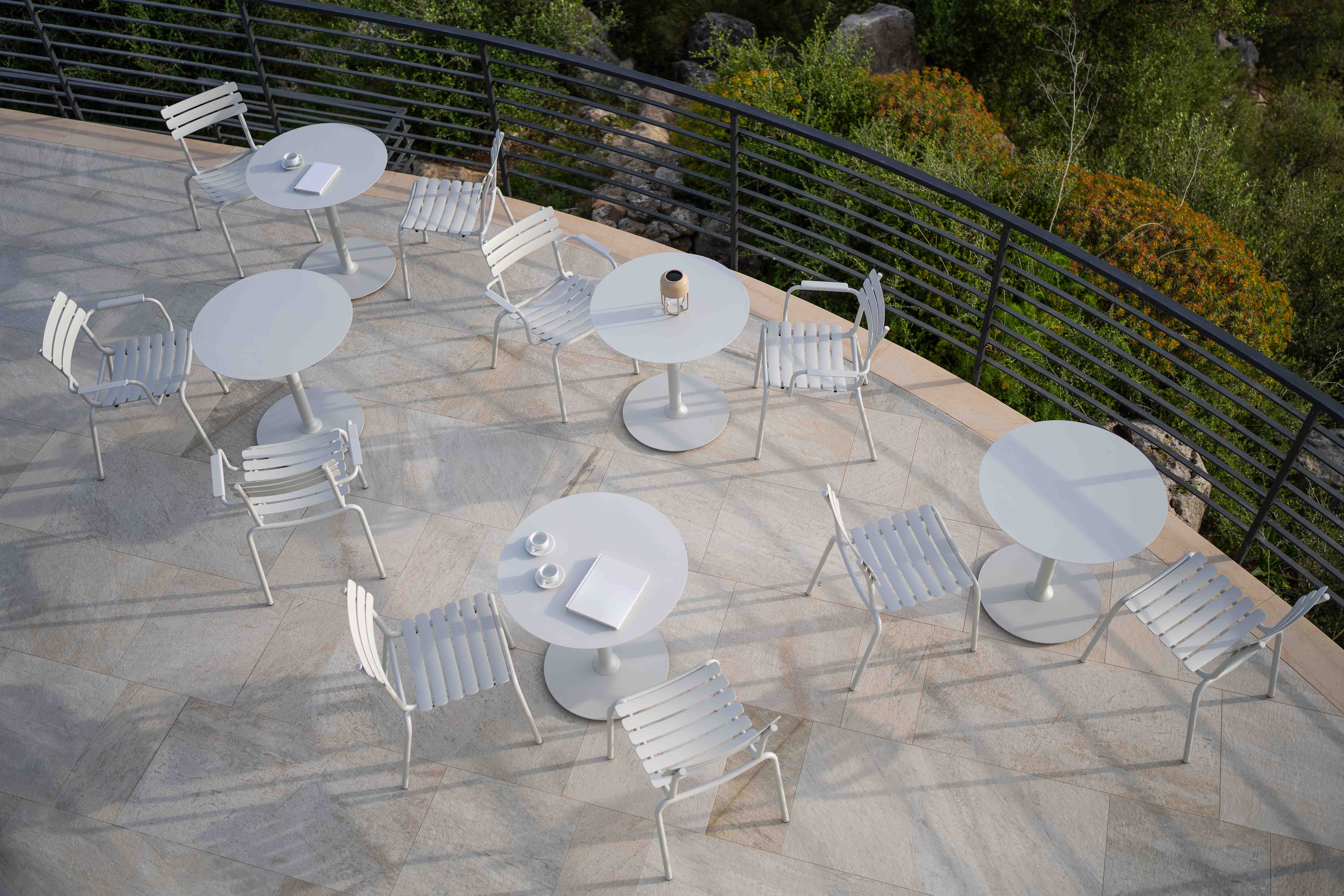 Houe // PICO Café Table - Bistrotisch, Sternfuß, Ø74cm, Ice Blue