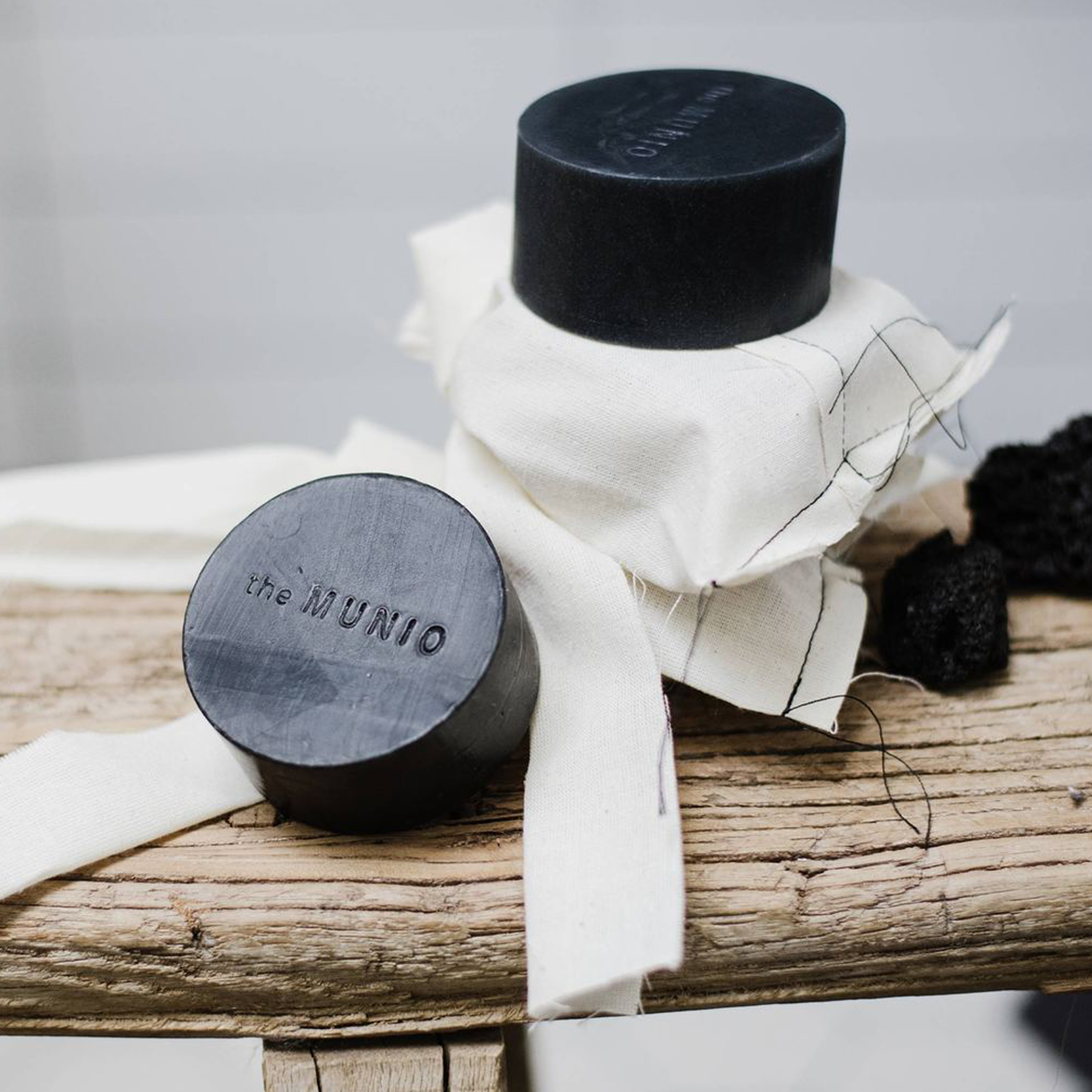 the MUNIO // NATURAL SOAP - WACHOLDER SOAP | BLACK