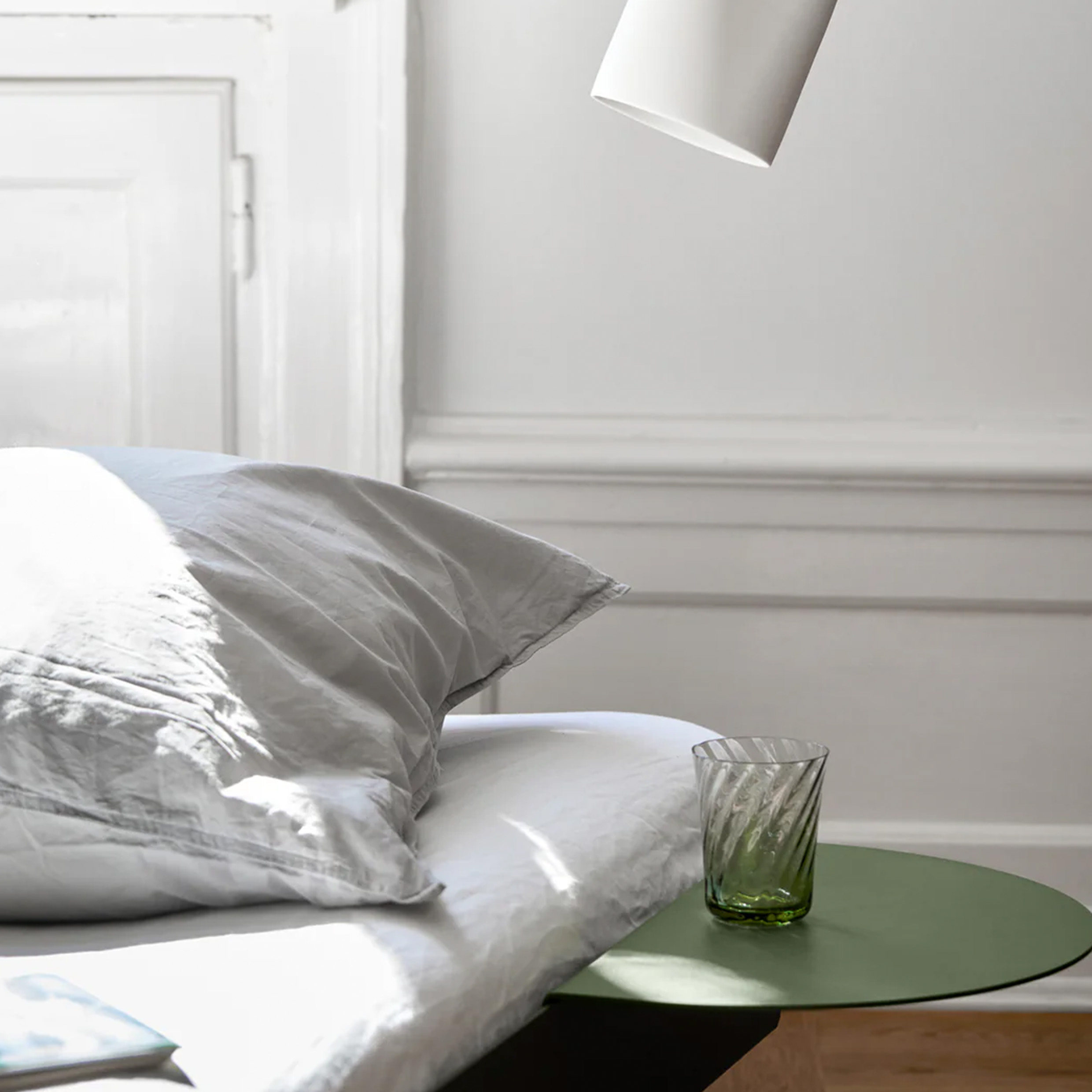 MOEBE // BETT 90 CM (LOW) - PINE GREEN | LATTENROST | 1x ABLAGE