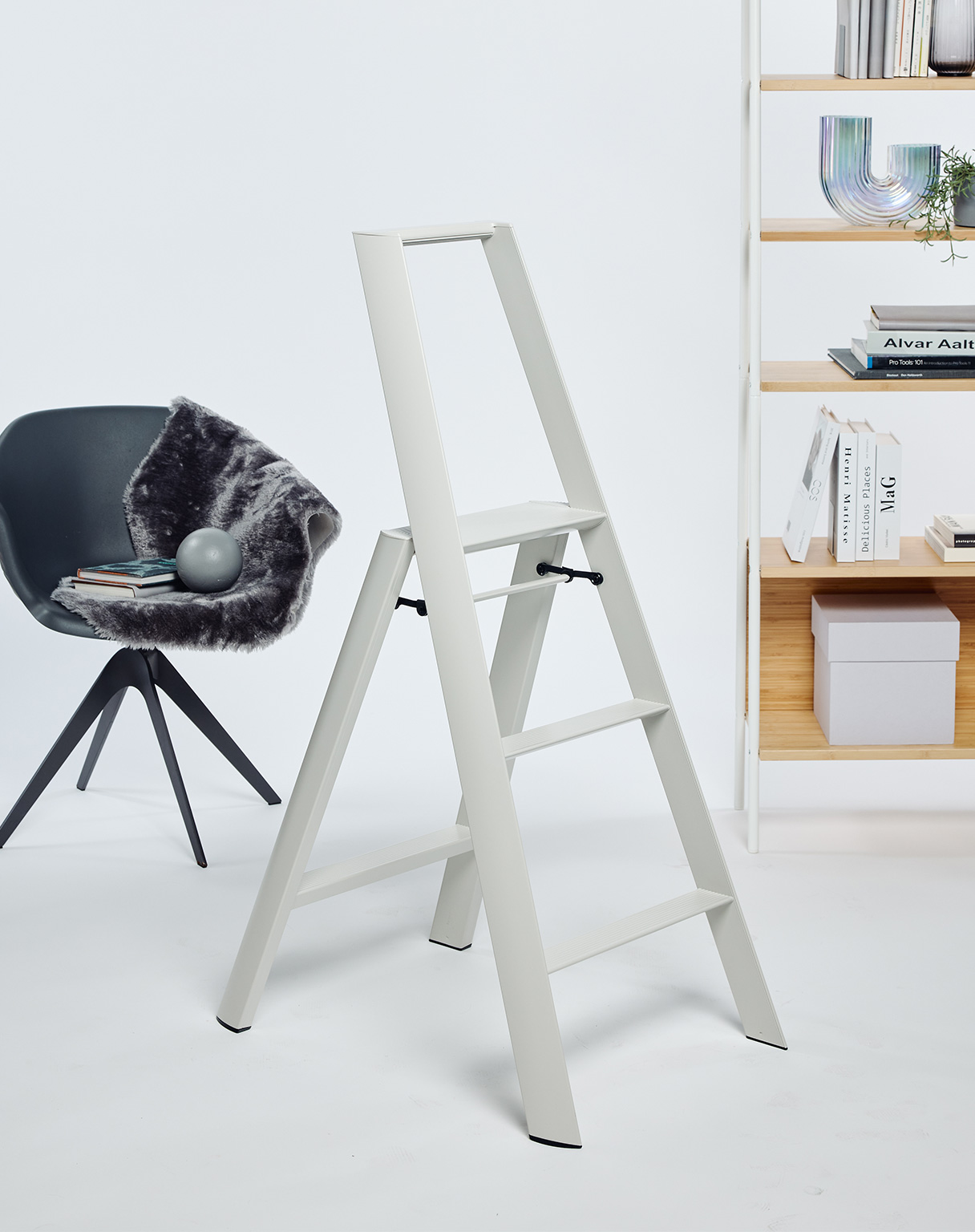 METAPHYS // LUCANO 3 STEP - STEP LADDER | 3-STEP | CRYSTAL GREY