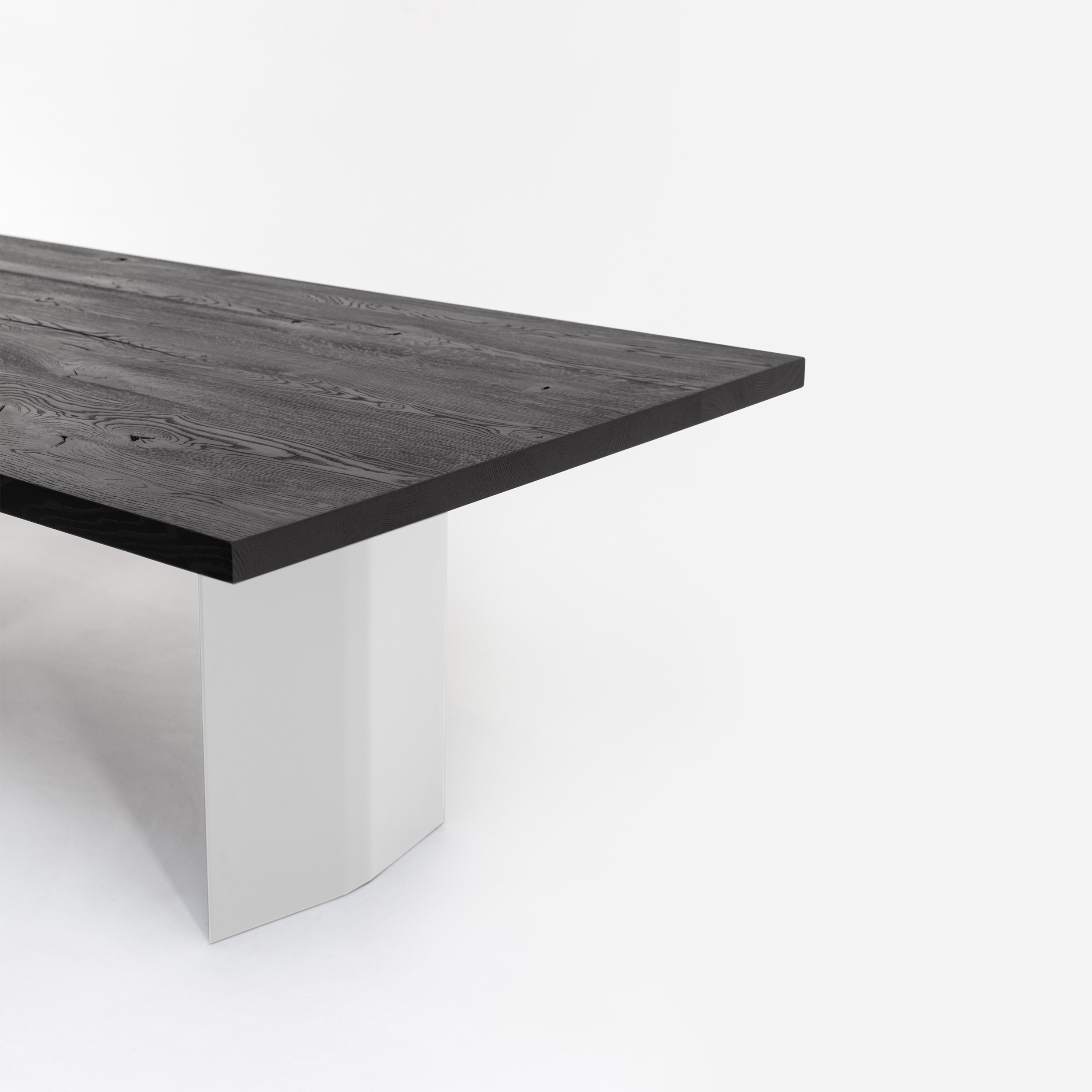 FORM EXCLUSIVE // FYNN - DINING TABLE | GERMAN OAK | BLACK CARED - 180CM X 90CM X 4CM - SINGLE WHITE