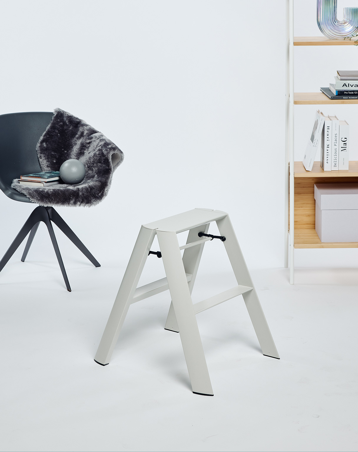 METAPHYS // LUCANO 2 STEP - STEP LADDER | 2-STEP | CRYSTAL GREY