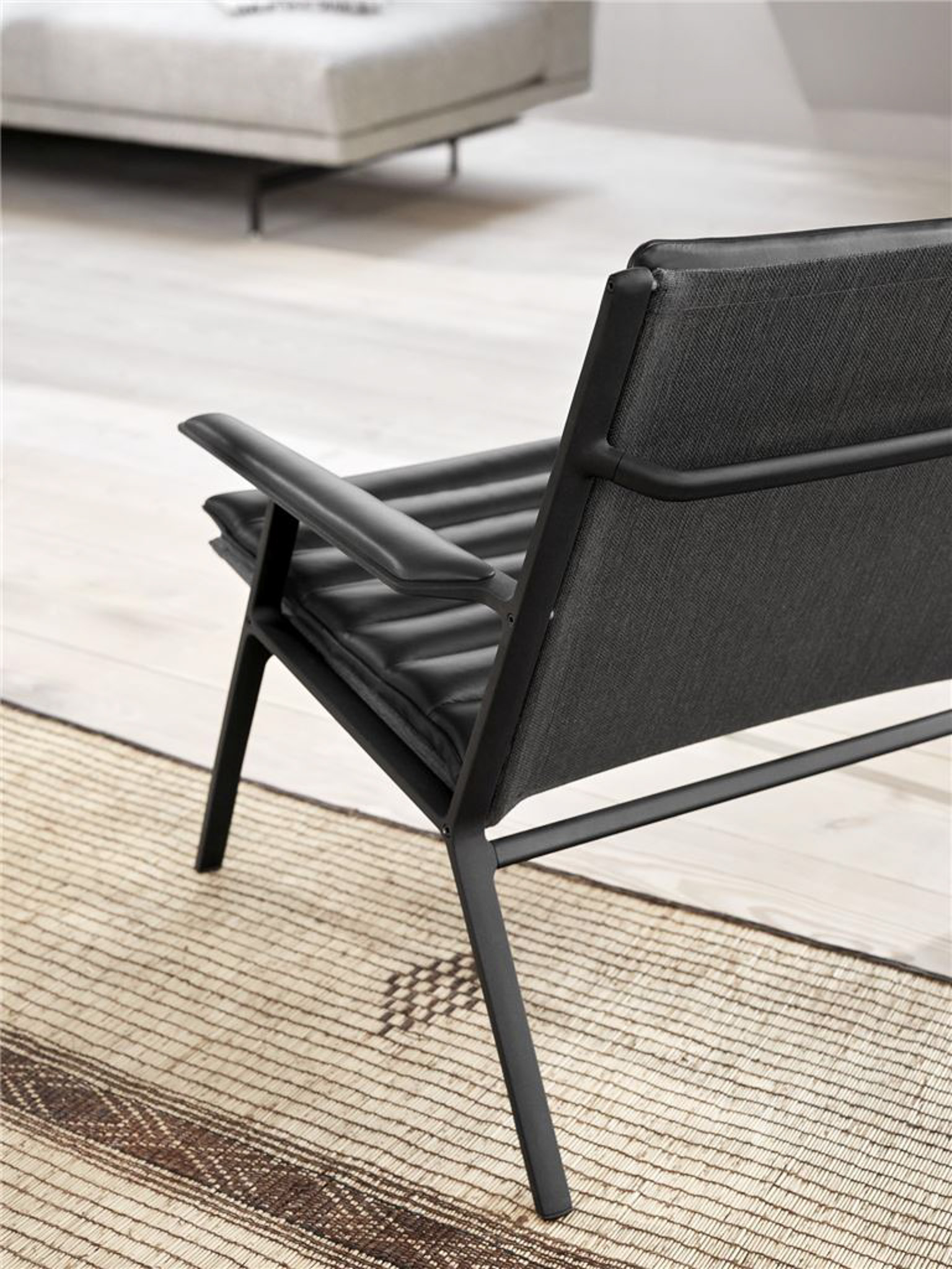 VIPP 456 // LOUNGE CHAIR | BLACK LEATHER