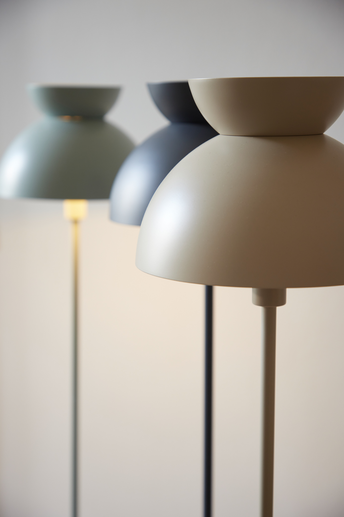 FRANDSEN // BUTTERFLY FLOOR LAMP EU - MATT TAN GREY