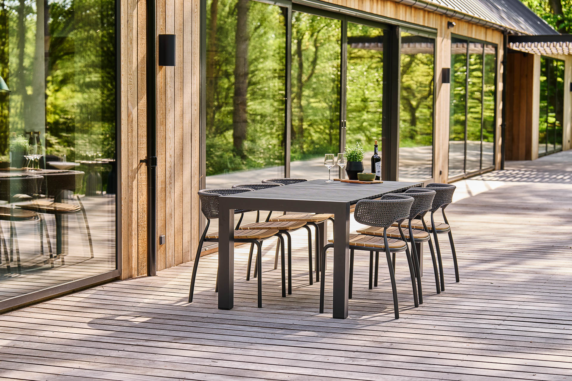 MINDO // MINDO 101 - DINING CHAIR | DARK GRAY