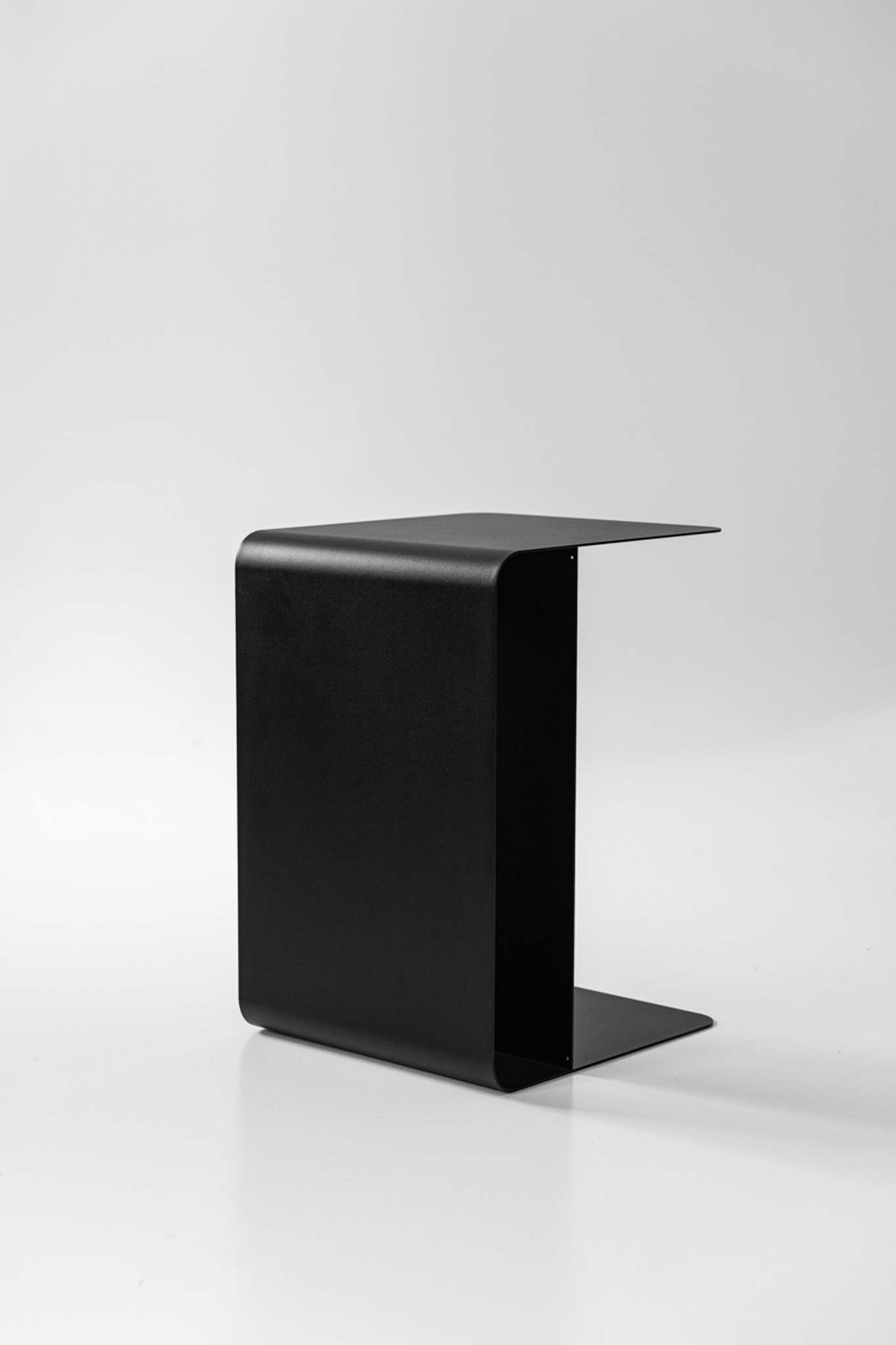 METALLBUDE // COSMO - SIDE TABLE - BLACK
