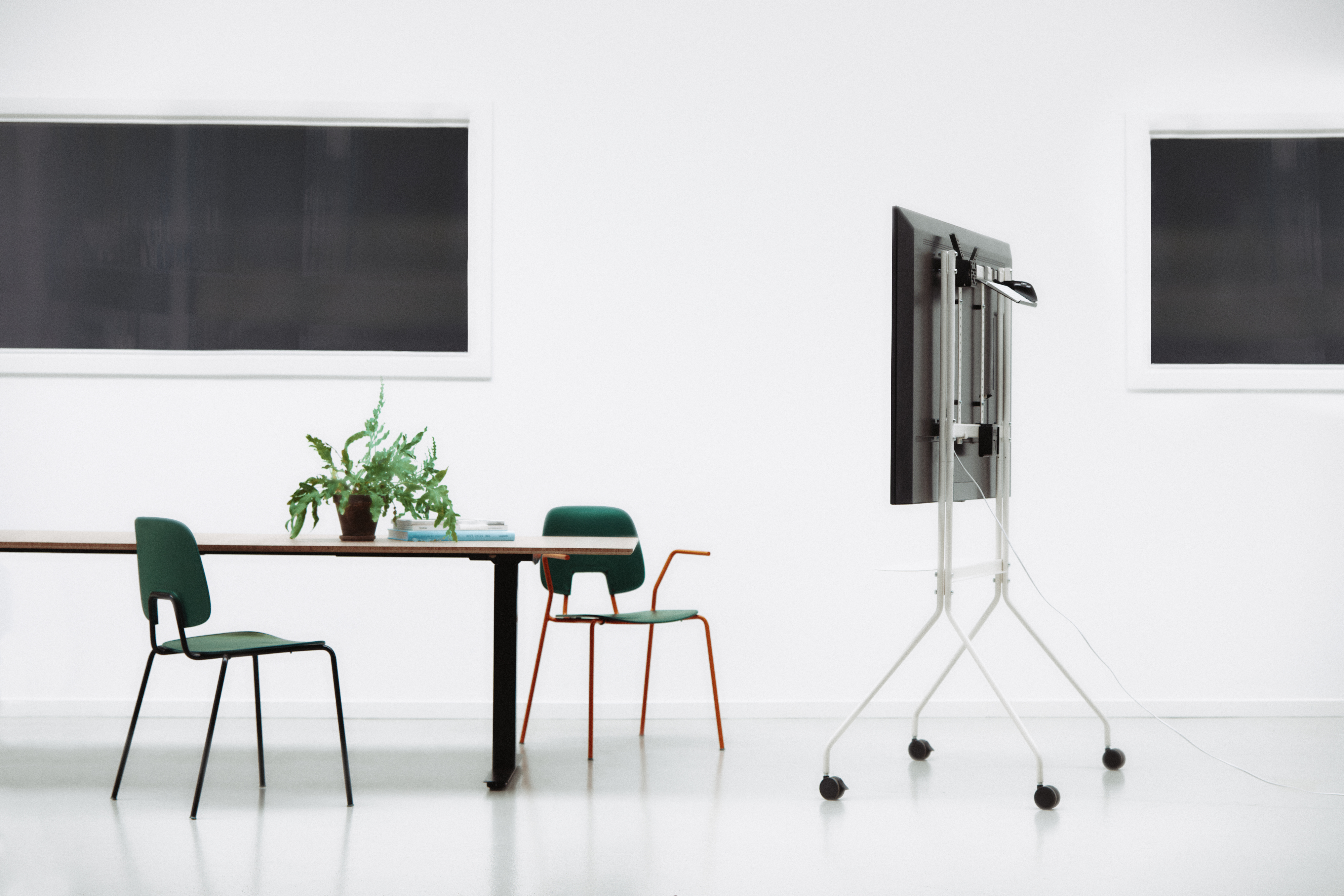 PEDESTAL // MOON PEARL - TV-STAND | PEARL