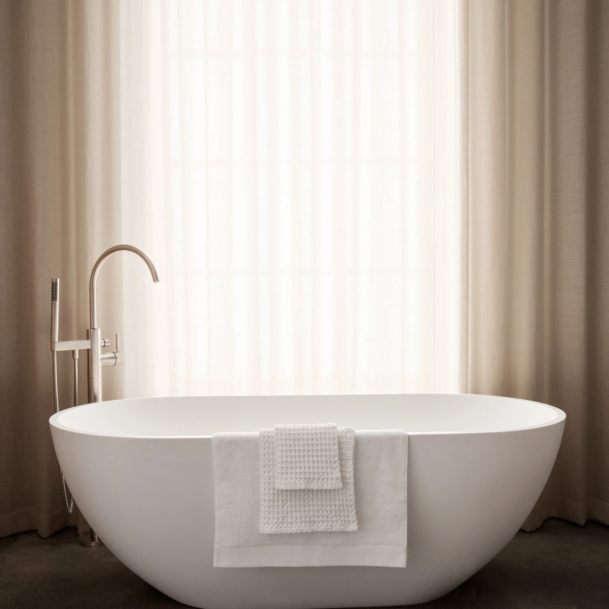 BLOMUS // CARO - BATH TOWEL | 70X140CM | WHITE