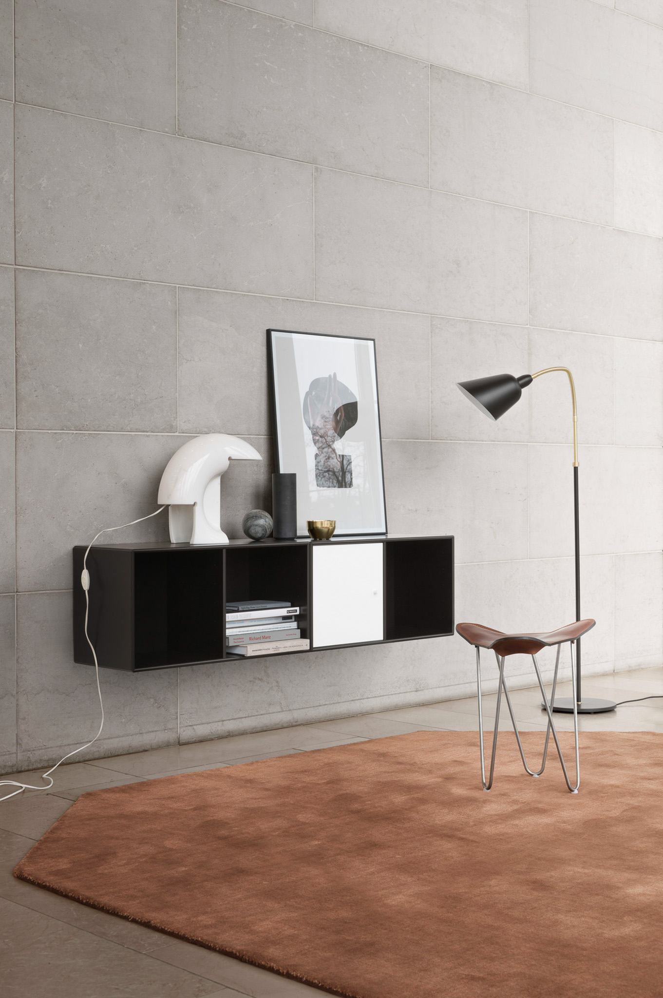 MONTANA // LINE - LONG SIDEBOARD | 04 ANTHRACITE | FLOATING