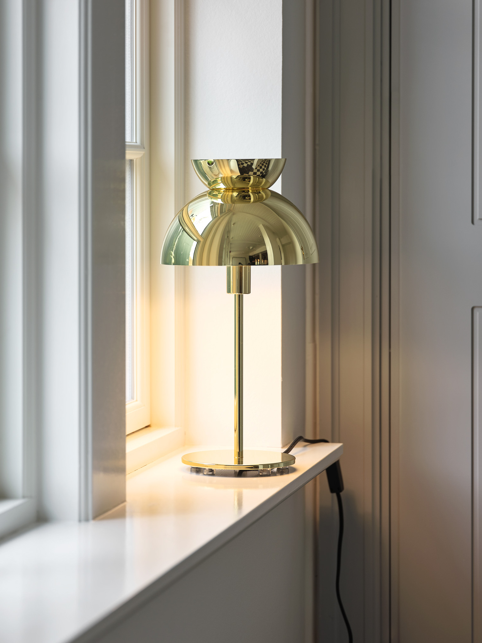 FRANDSEN // BUTTERFLY TABLE LAMP EU - BRASS