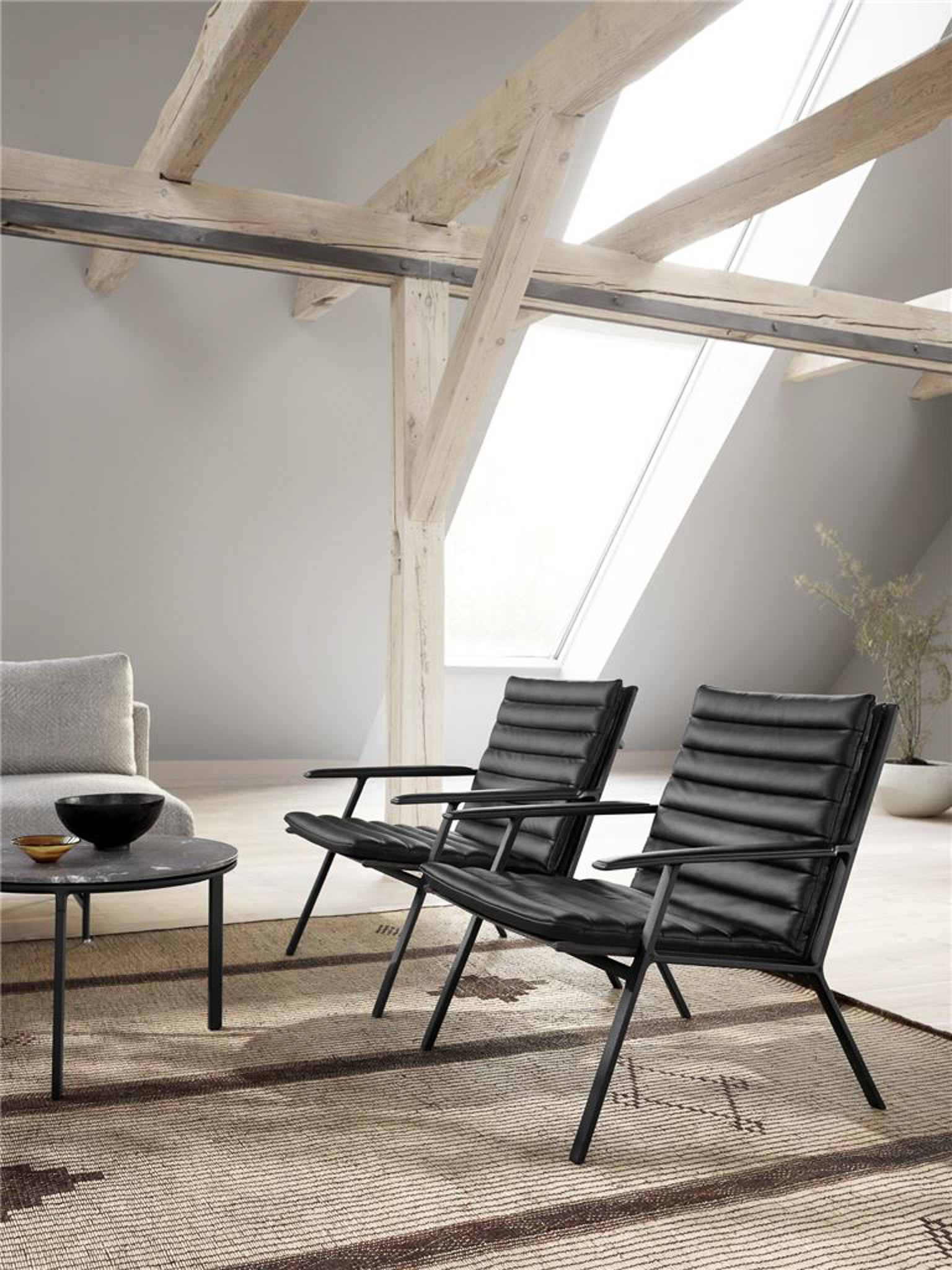 VIPP 456 // LOUNGE CHAIR | BLACK LEATHER