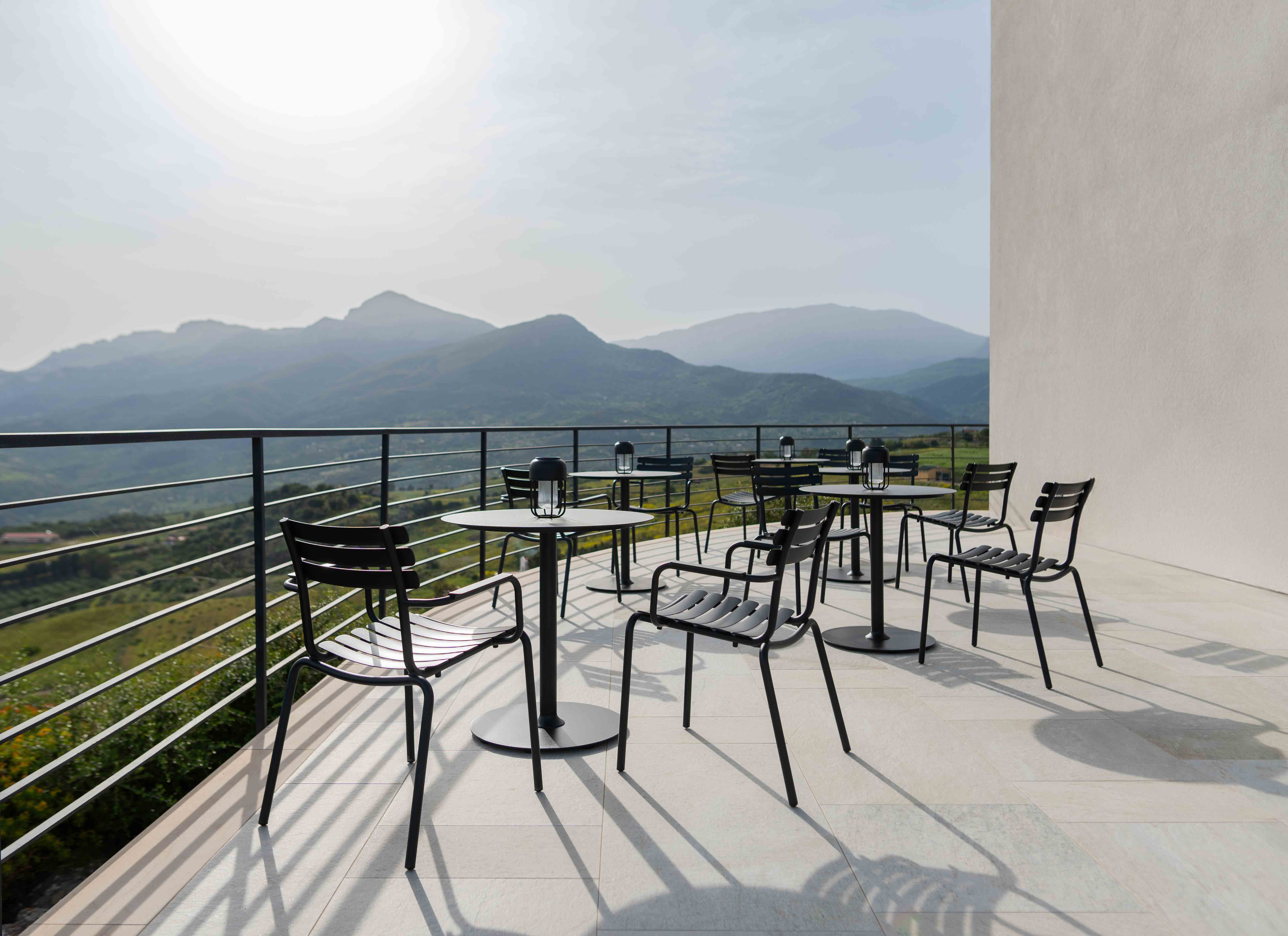 Houe // AVANTI Dining Chair - garden chair, Cayenne