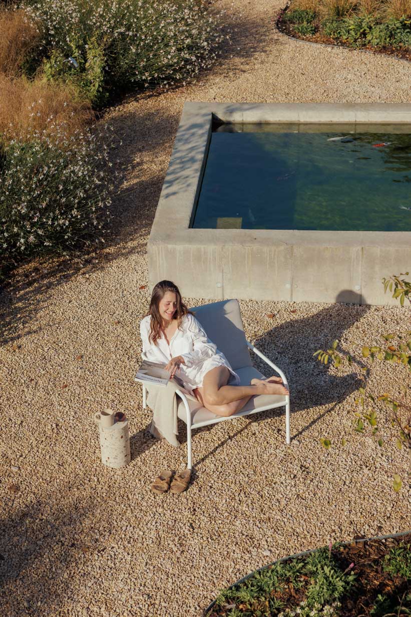 METALLBUDE // DIEGO - LOUNGE CHAIR | OUTDOOR | WHITE/SAND