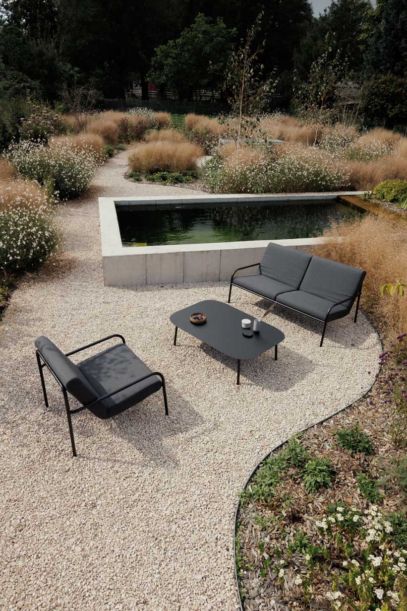 METALLBUDE // CRUZ - LOUNGE SOFA | OUTDOOR | BLACK/GRAPHITE