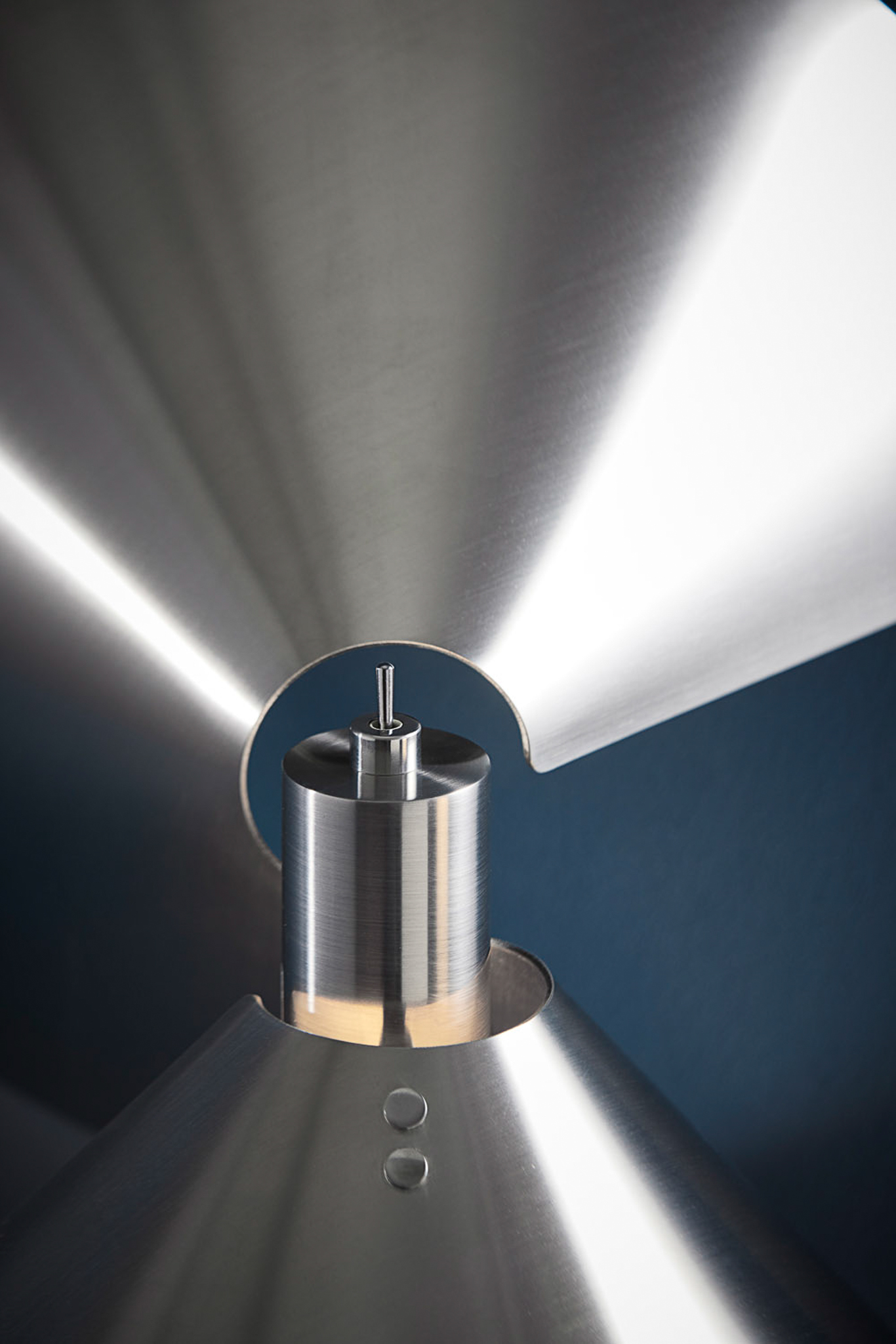 FRANDSEN // PEEL WALL LAMP EU - WANDLEUCHTE | BRUSHED STAINLESS STEEL