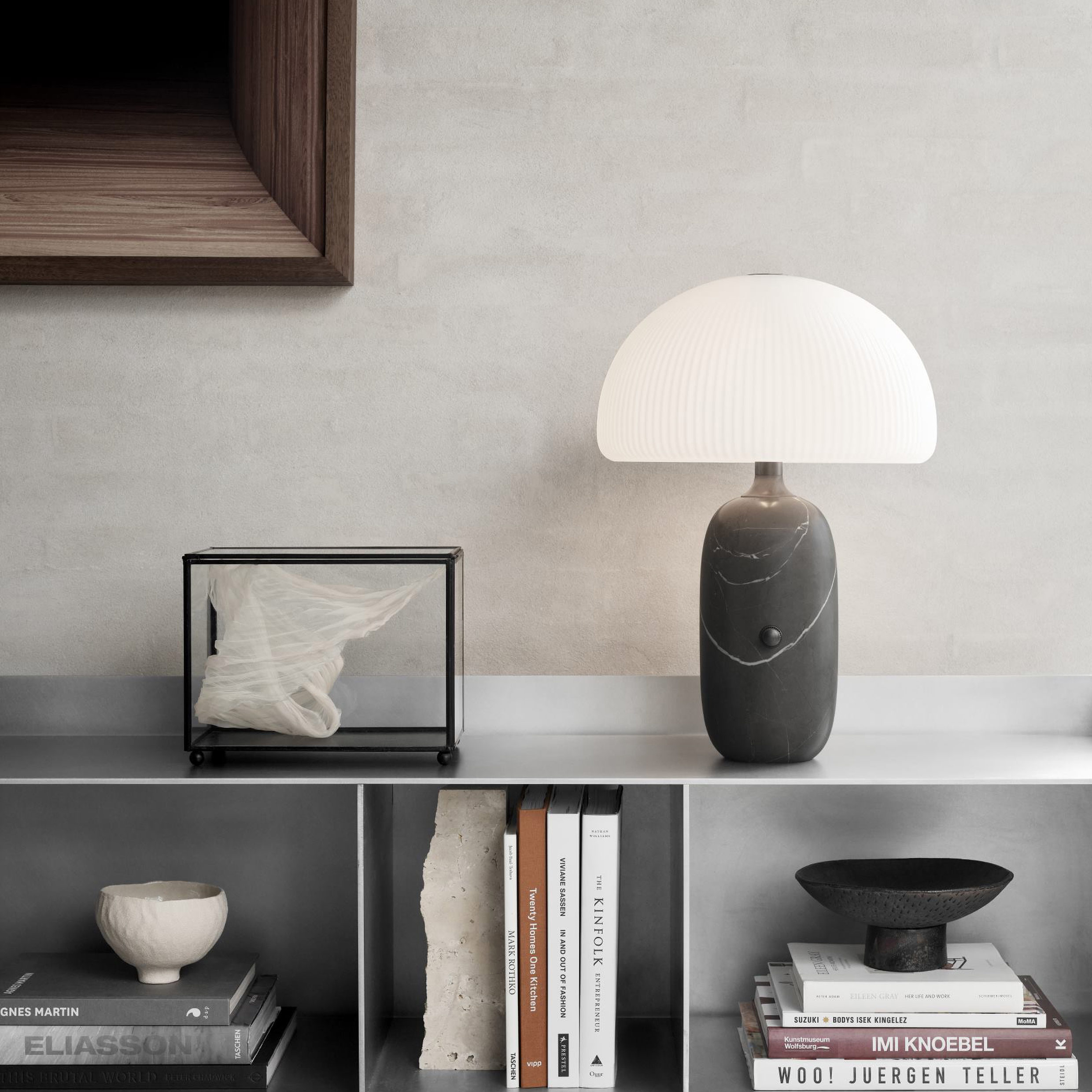 VIPP // SCULPTURE TABLE LAMP SMALL - TABLE LAMP | BLACK