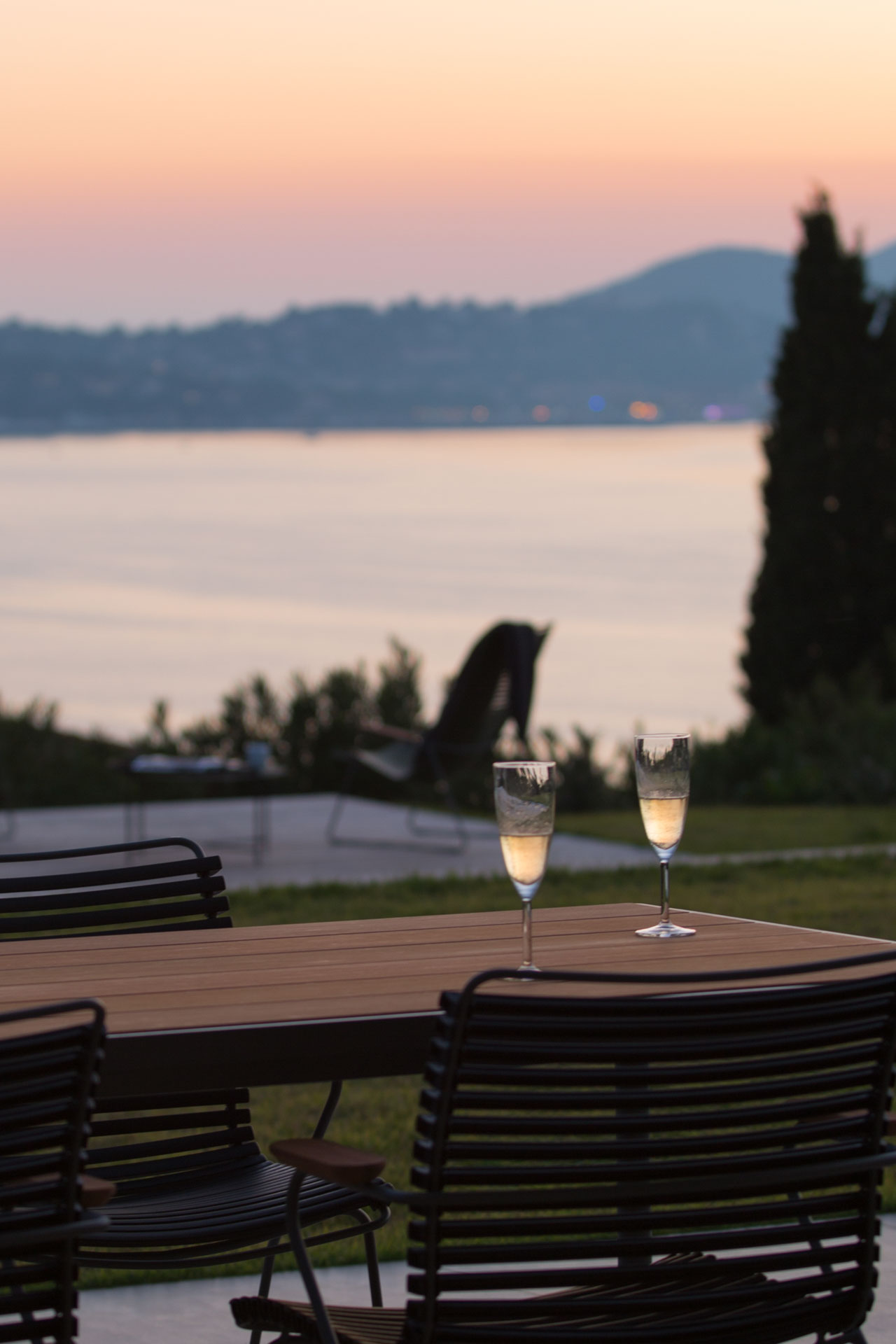 Houe // FOUR Table - Outdoor table, 210x90cm, bamboo, dark grey