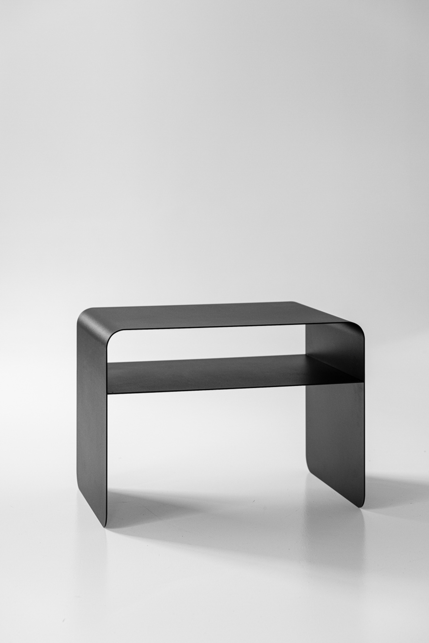 METALLBUDE // COSMO - SIDE TABLE - BLACK