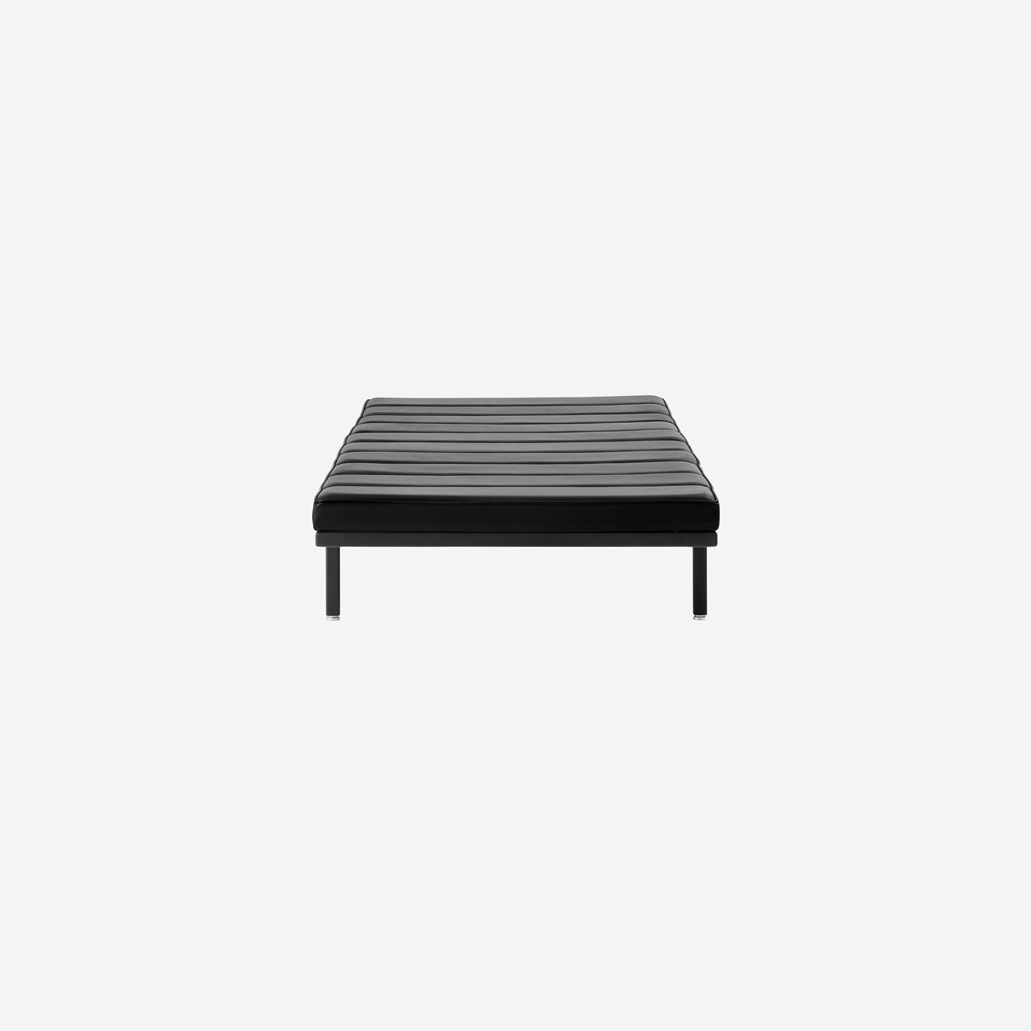 VIPP461 // DAYBED - BLACK LEATHER
