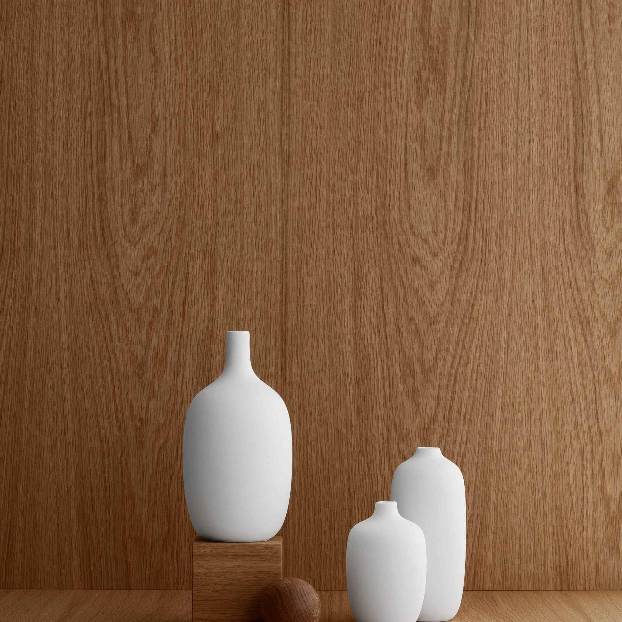 BLOMUS // CEOLA - VASE | WHITE | HEIGHT 21 CM