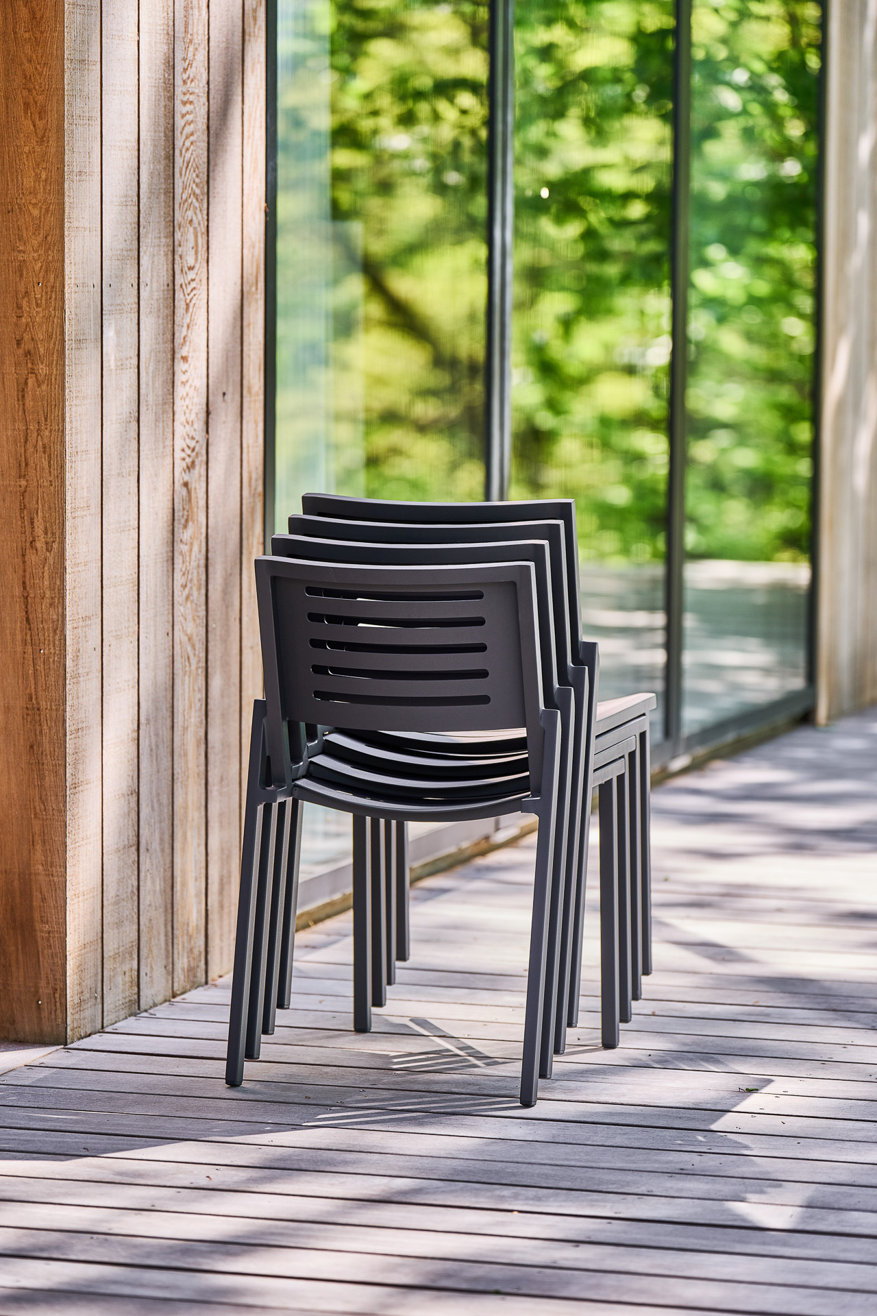 MINDO // MINDO 112 DINING CHAIR | DARK GRAY