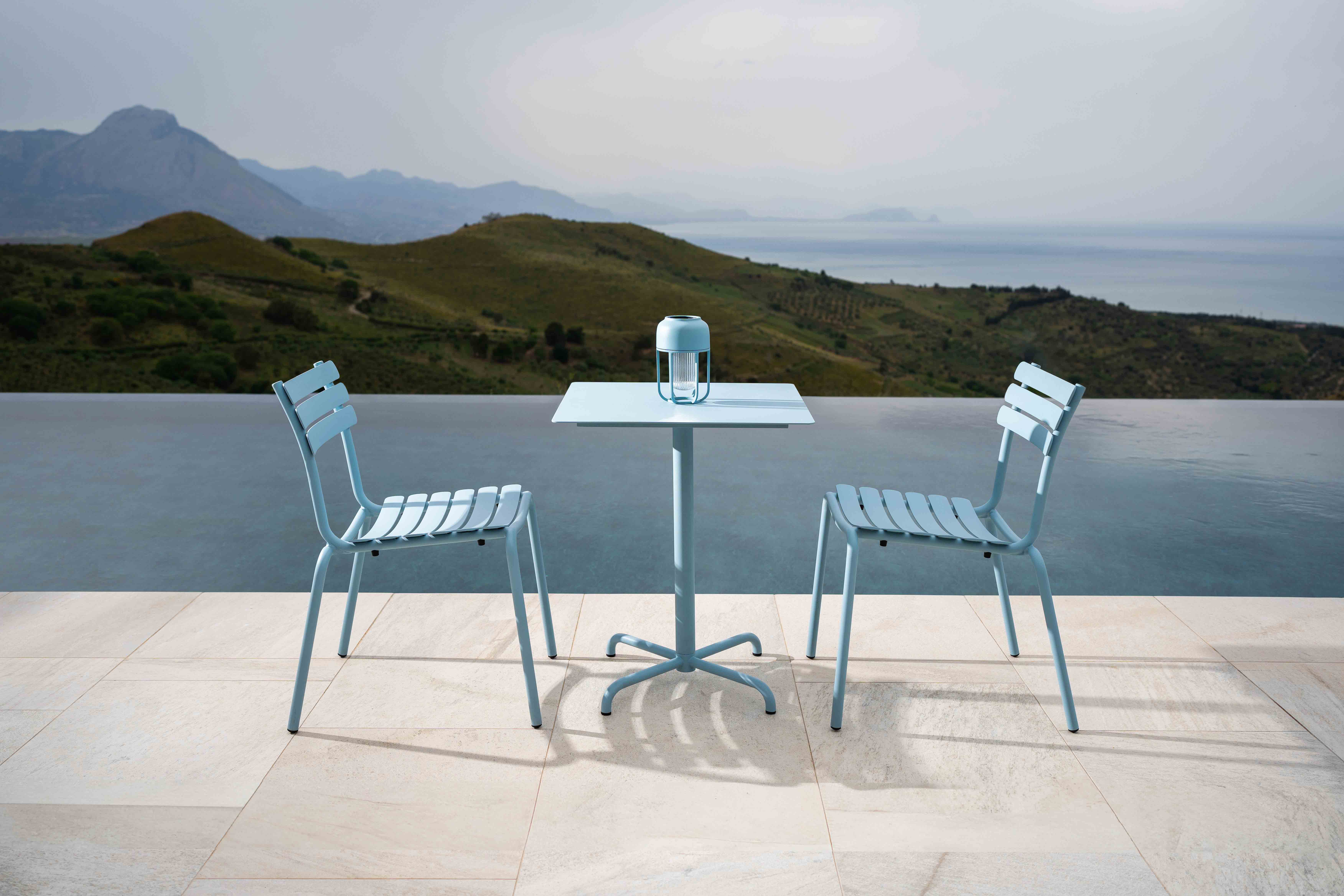 Houe // PICO Café Table - Bistrotisch, Sternfuß, 60x60cm, Ice Blue