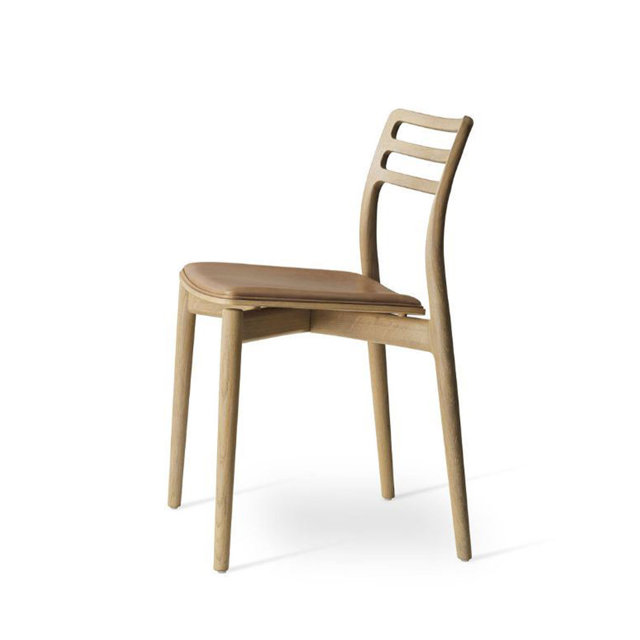 VIPP 481 // CABIN CHAIR - LIGHT OAK, LEATHER SAND