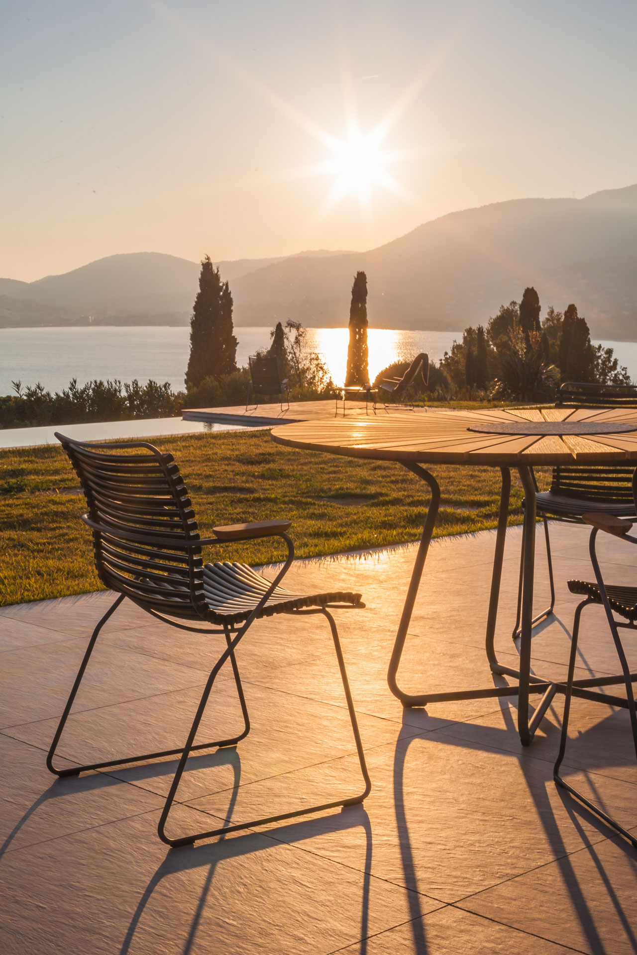 Houe // CIRCLE Dining Table - Outdoor dining table, bamboo, Ø150cm