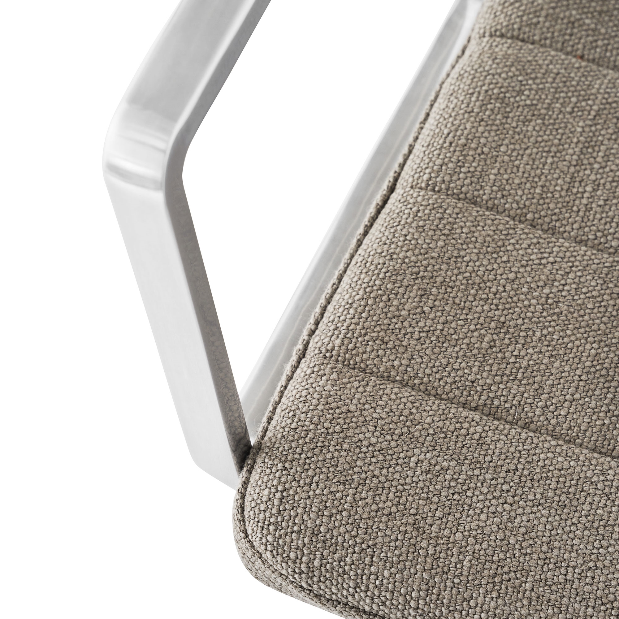 VIPP 452 // SWIVEL CHAIR - SAND TEXTILE, POLISHED FRAME, CASTERS