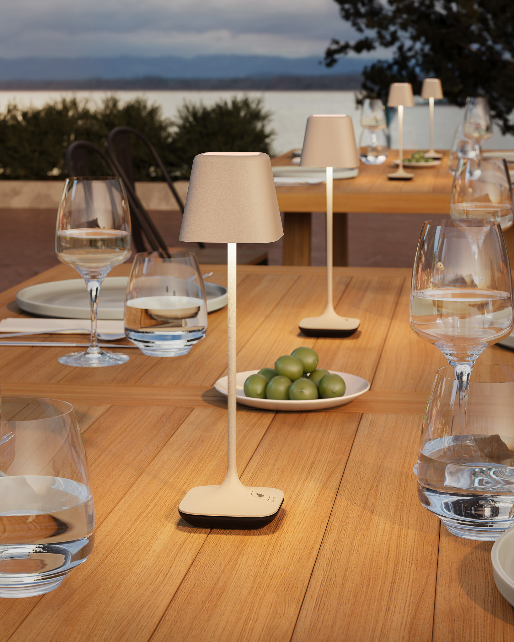 LEONARDO // CAPRI - BATTERY-POWERED TABLE LAMP | SAND