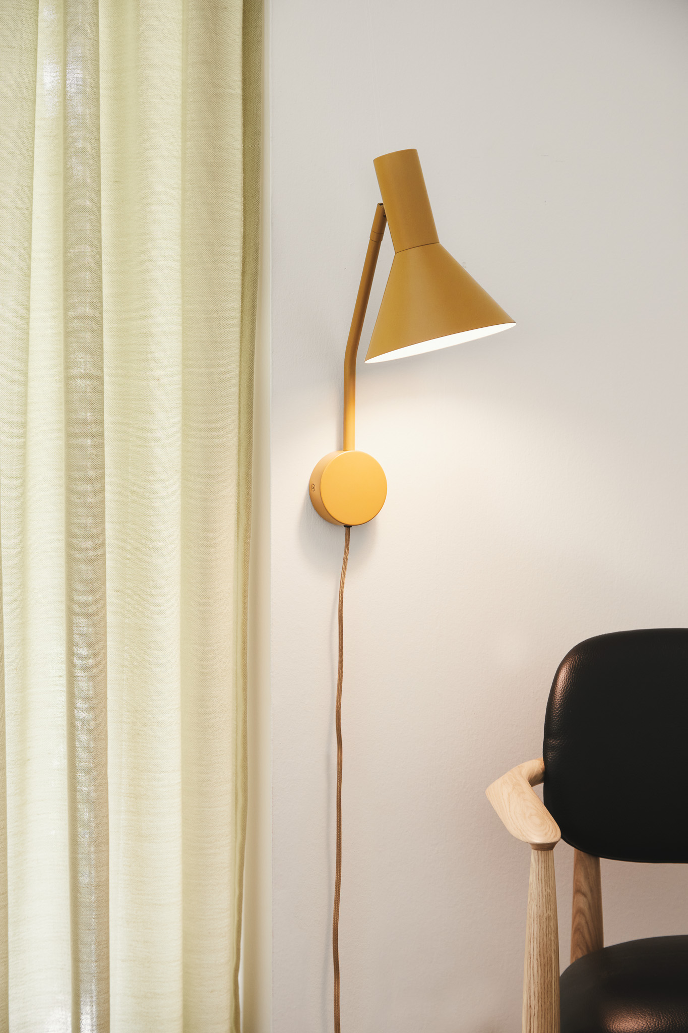 FRANDSEN // LYSS WALL LAMP EU - MATT ALMOND