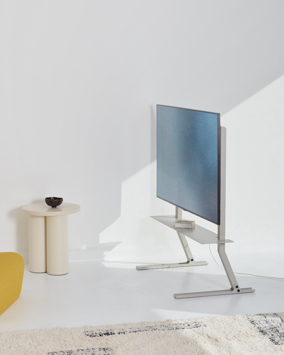 PEDESTAL // BENDY TALL - TV STAND | PEARL