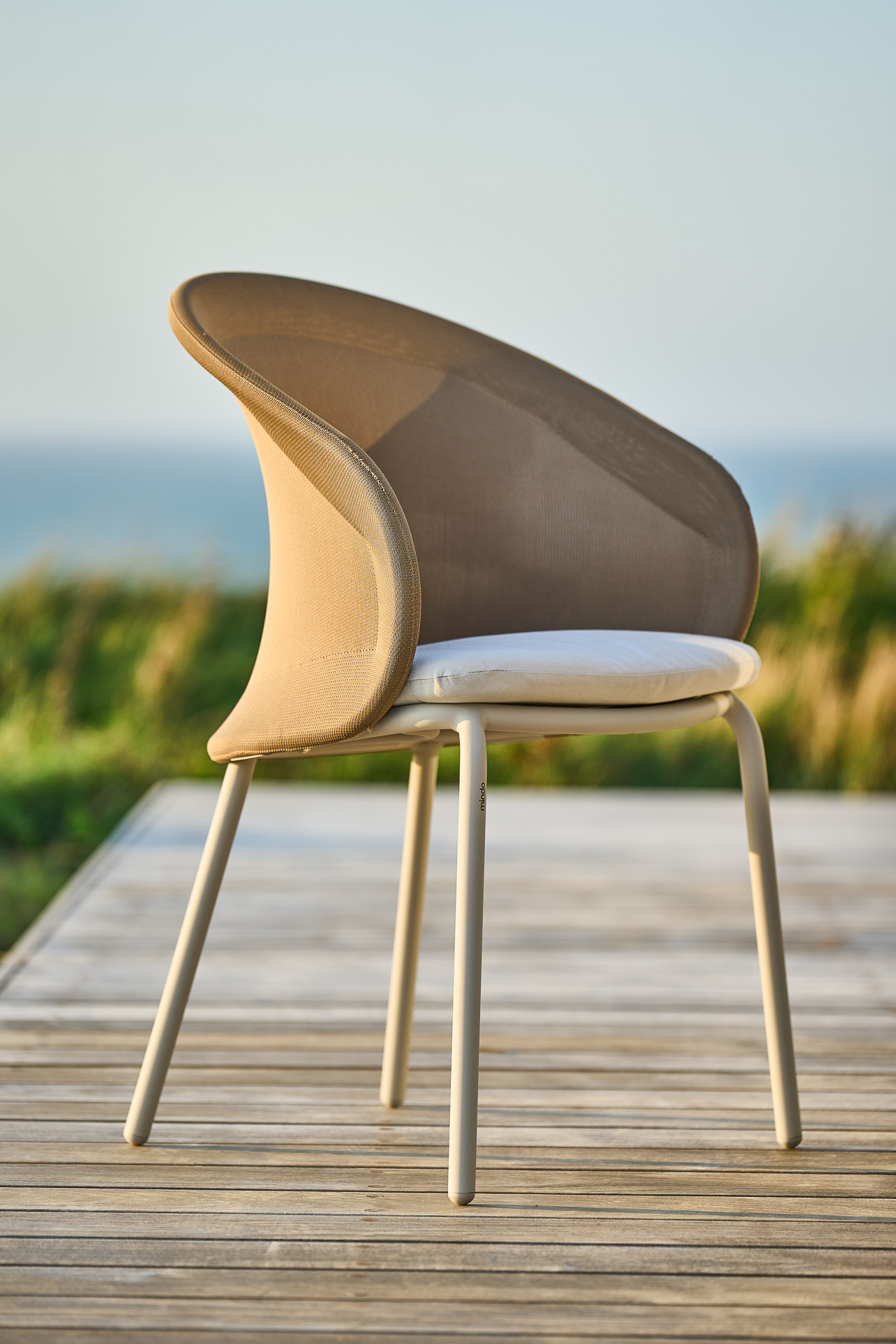 MINDO // MINDO 114 DINING CHAIR - LIGHT GREY | BEIGE