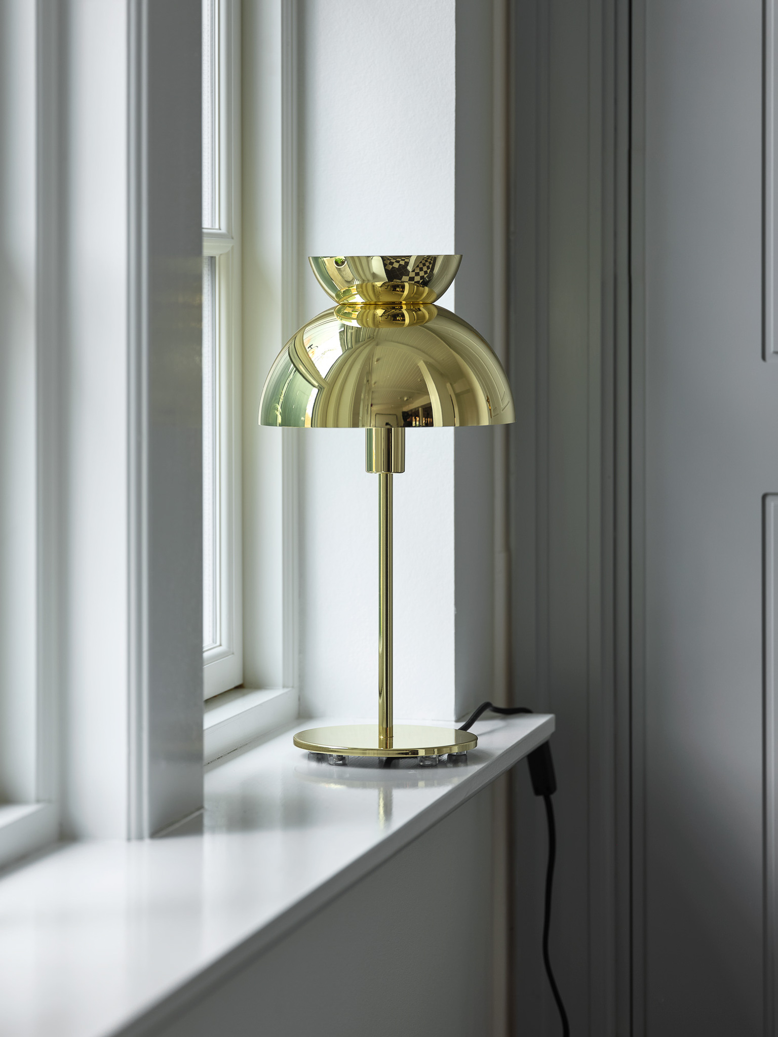 FRANDSEN // BUTTERFLY TABLE LAMP EU - BRASS