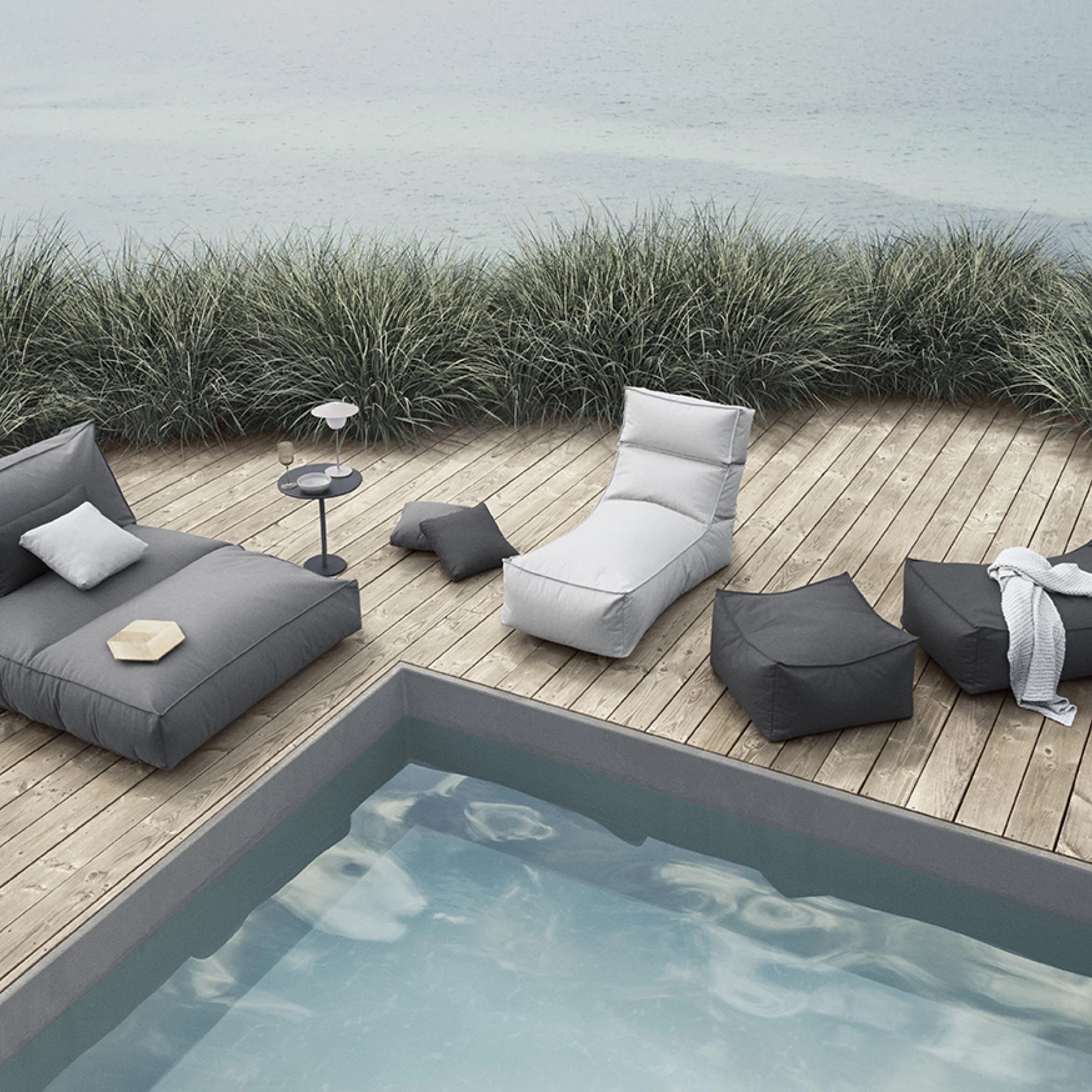 BLOMUS // STAY - OUTDOOR POUF | COAL