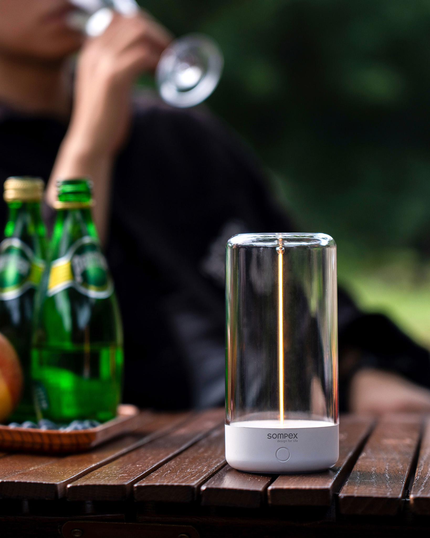 SOMPEX // PULSE - BATTERY-POWERED TABLE LAMP | APRICOT