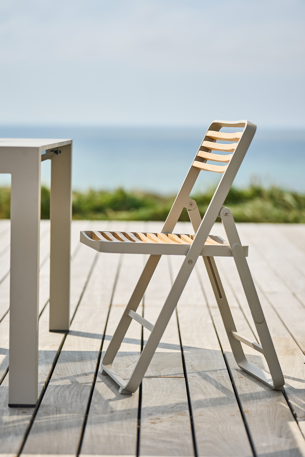 MINDO // MINDO 121 FOLDABLE DINING CHAIR | LIGHT GREY