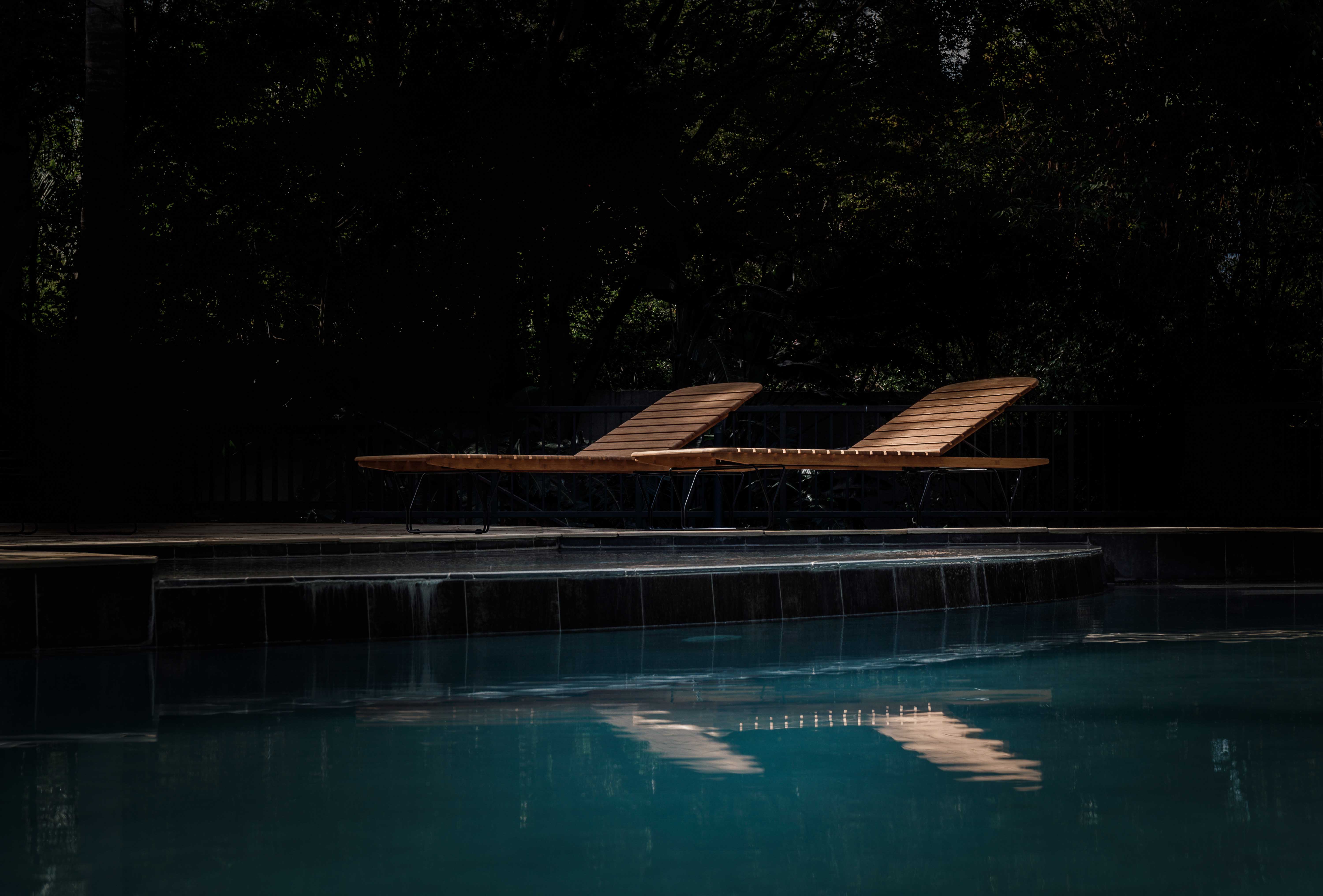 Houe // MOLO - Sun lounger, Bamboo, black frame