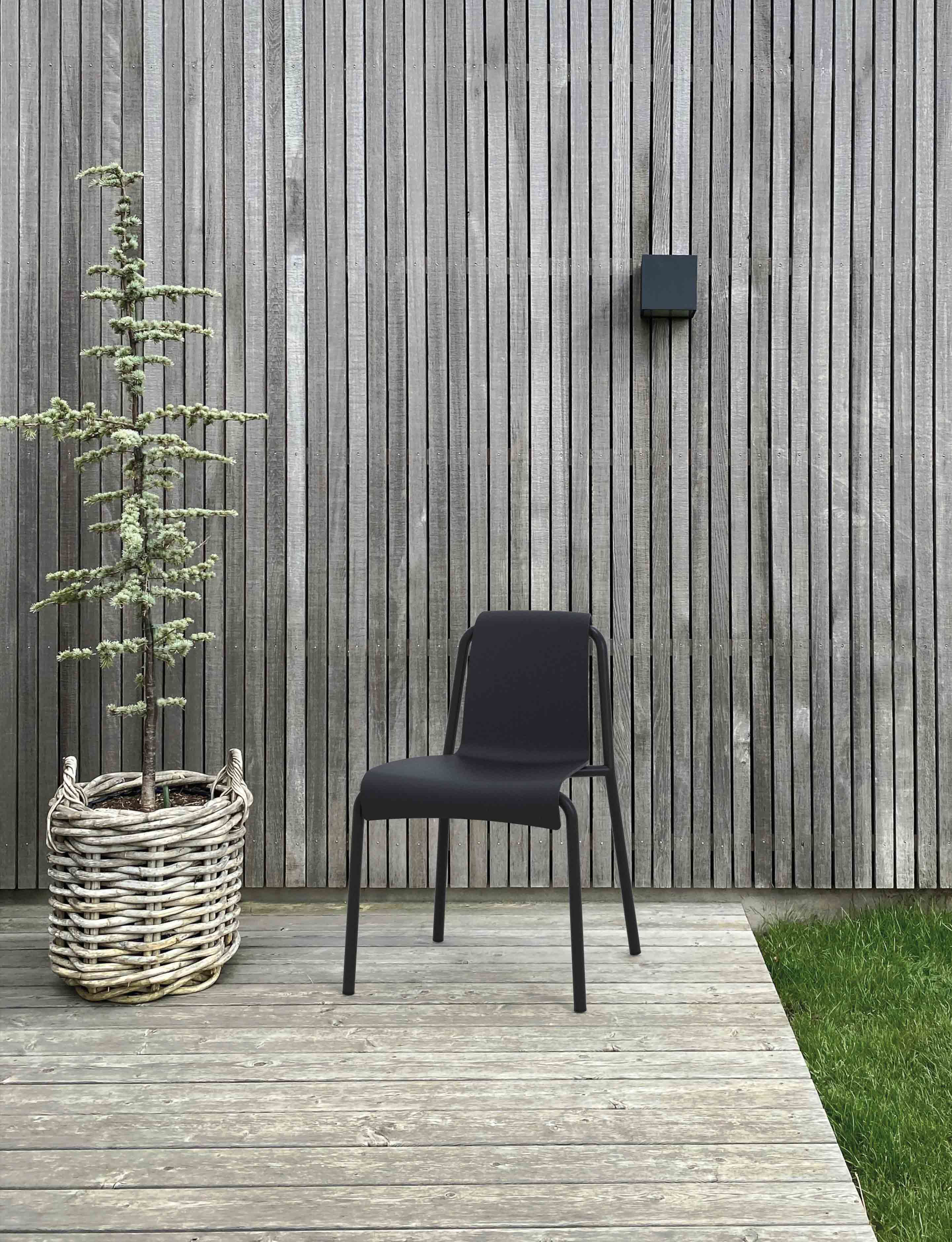 Houe // NAMI Dining Chair - garden chair with armrests, Black