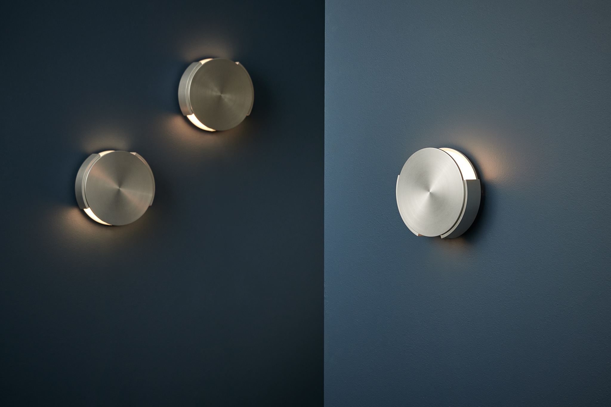 FRANDSEN // ROTATE WALL LAMP EU - WANDLEUCHTE | BRUSHED ALUMINIUM