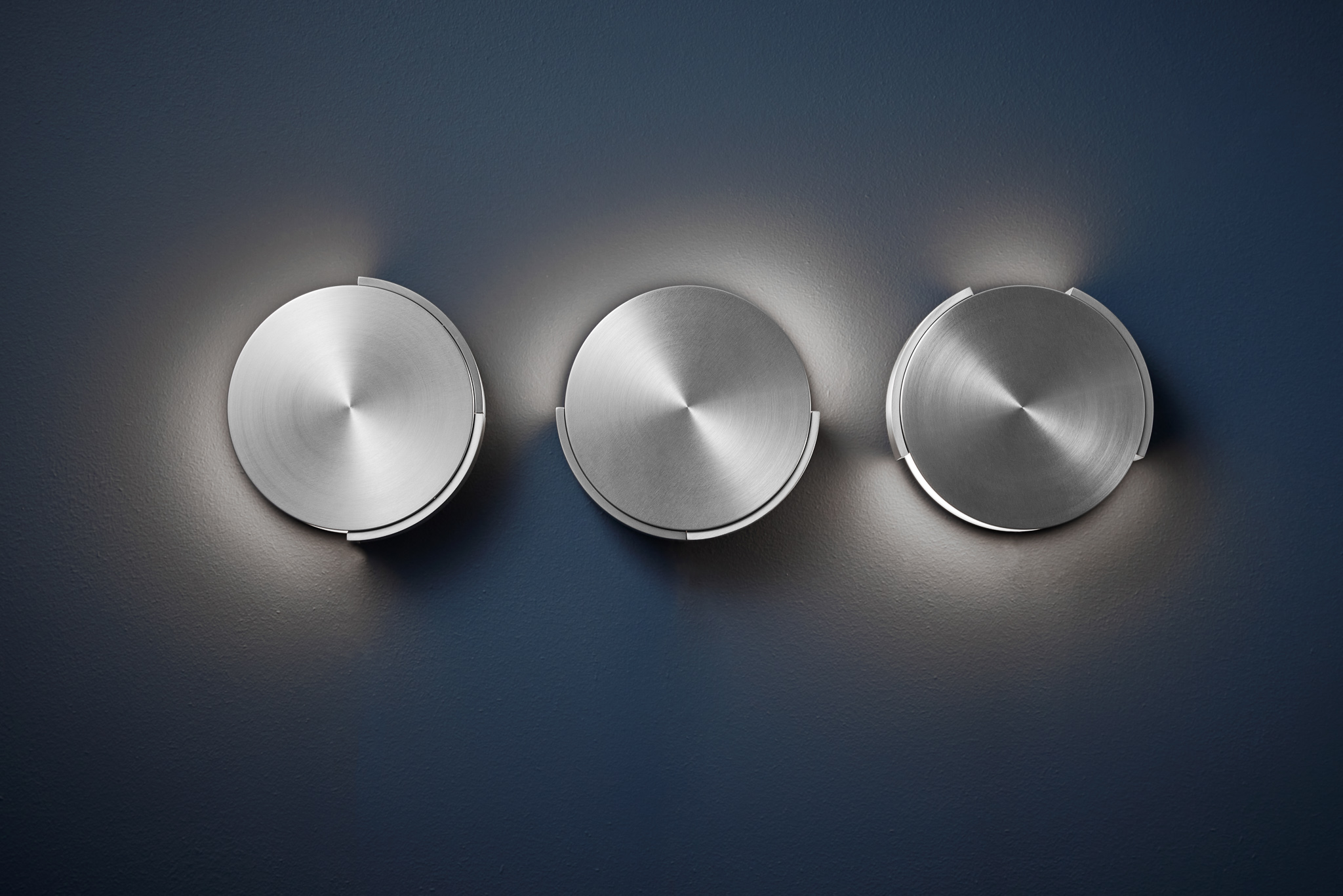 FRANDSEN // ROTATE WALL LAMP EU - WANDLEUCHTE | BRUSHED ALUMINIUM