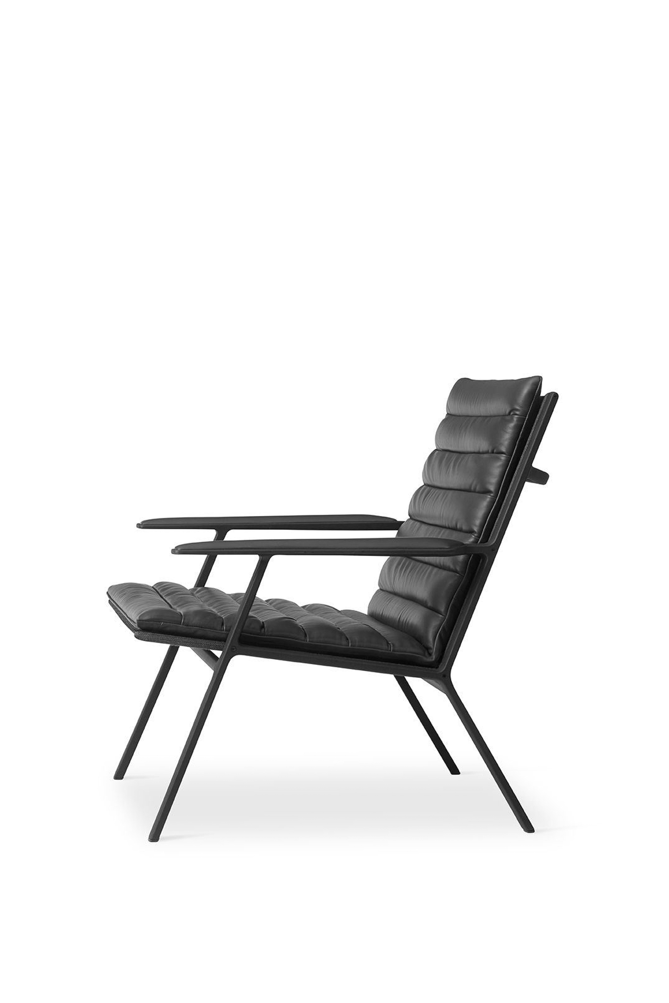 VIPP 456 // LOUNGE CHAIR | BLACK LEATHER