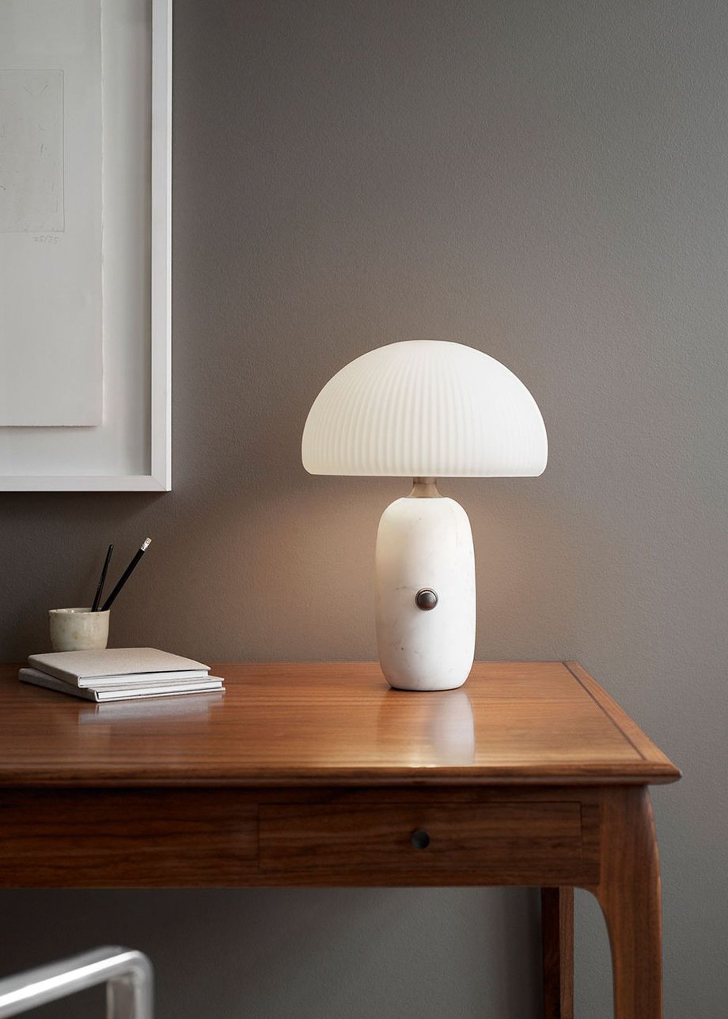 VIPP 592 // SCULPTURE TABLE LAMP | WHITE