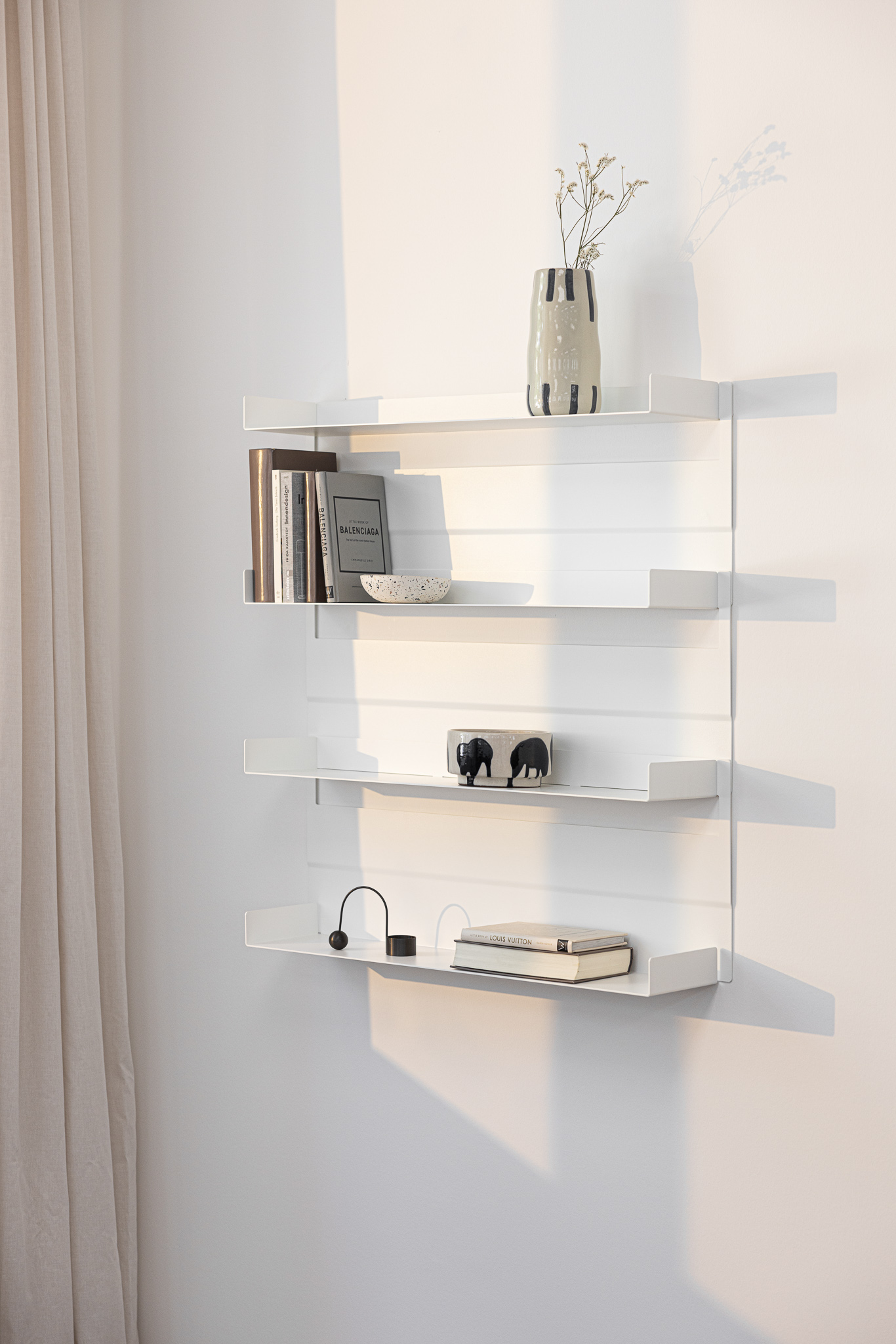 METALLBUDE // ARIS - WALL SHELF | WHITE - 4 SHELVES