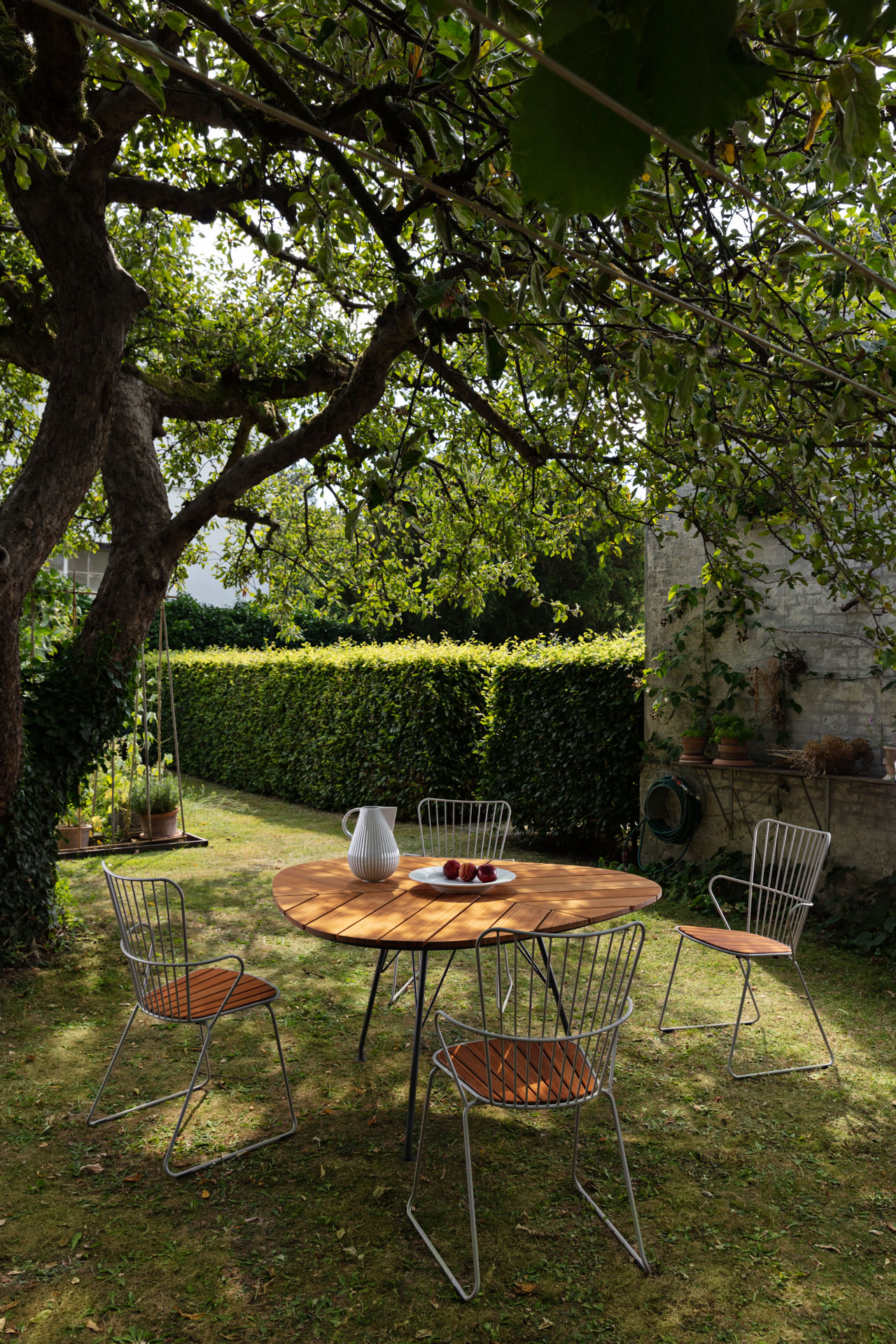 Houe // LEAF Dining Table - Outdoor dining table, bamboo, Ø155cm